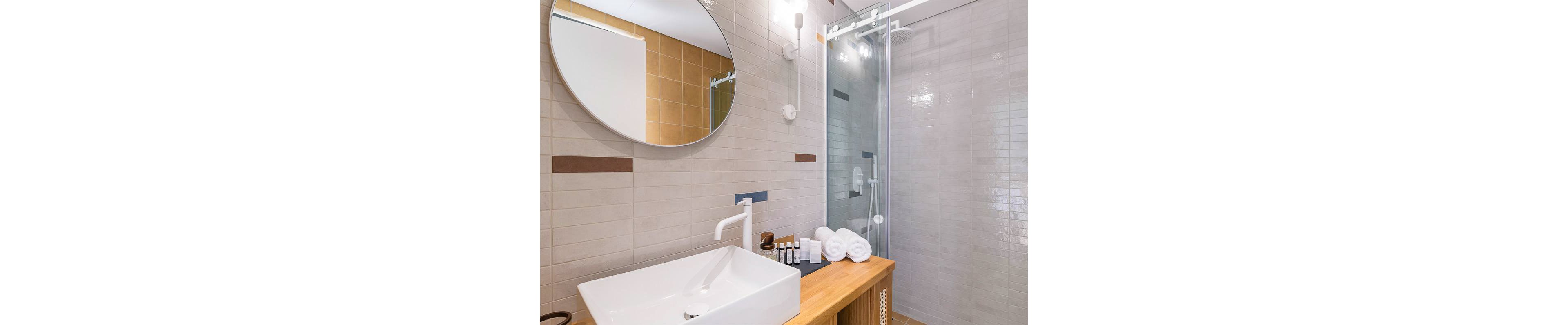 13 Keys Luxury Suites