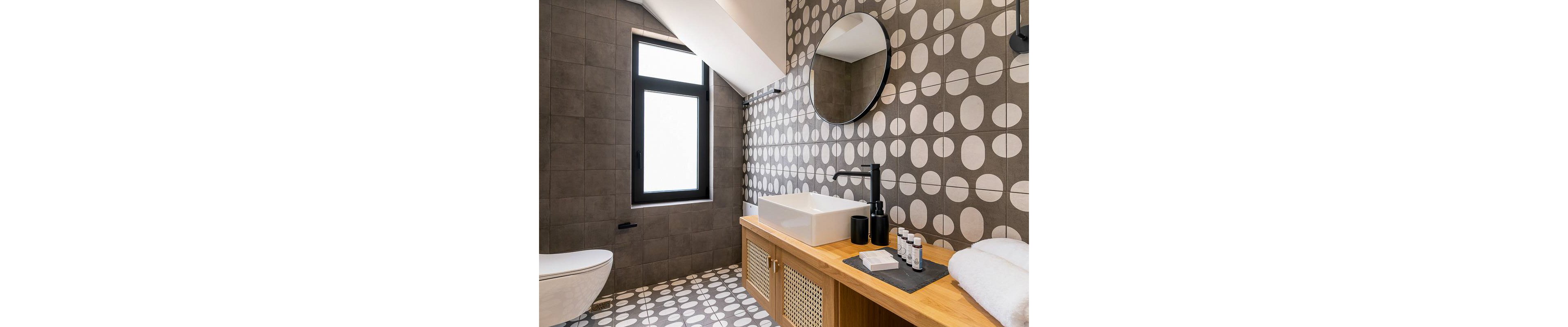 13 Keys Luxury Suites