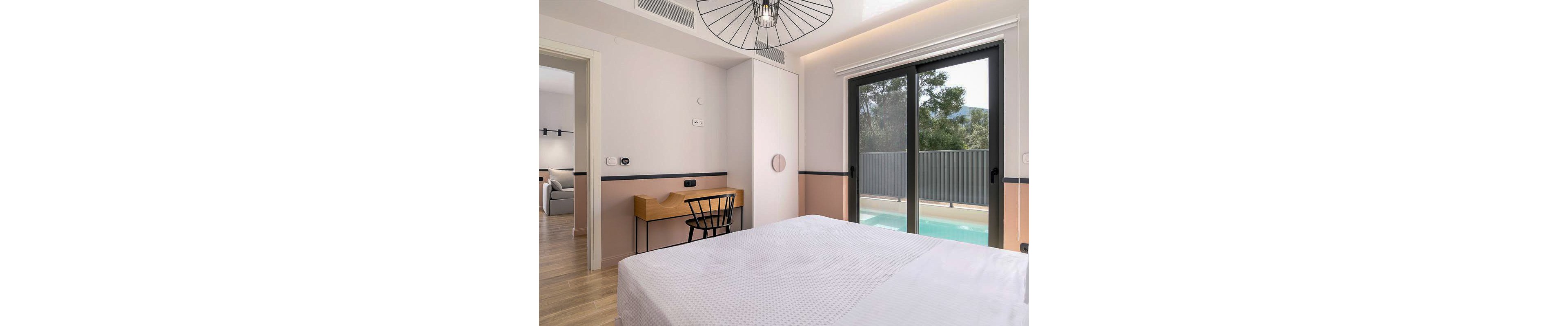 13 Keys Luxury Suites