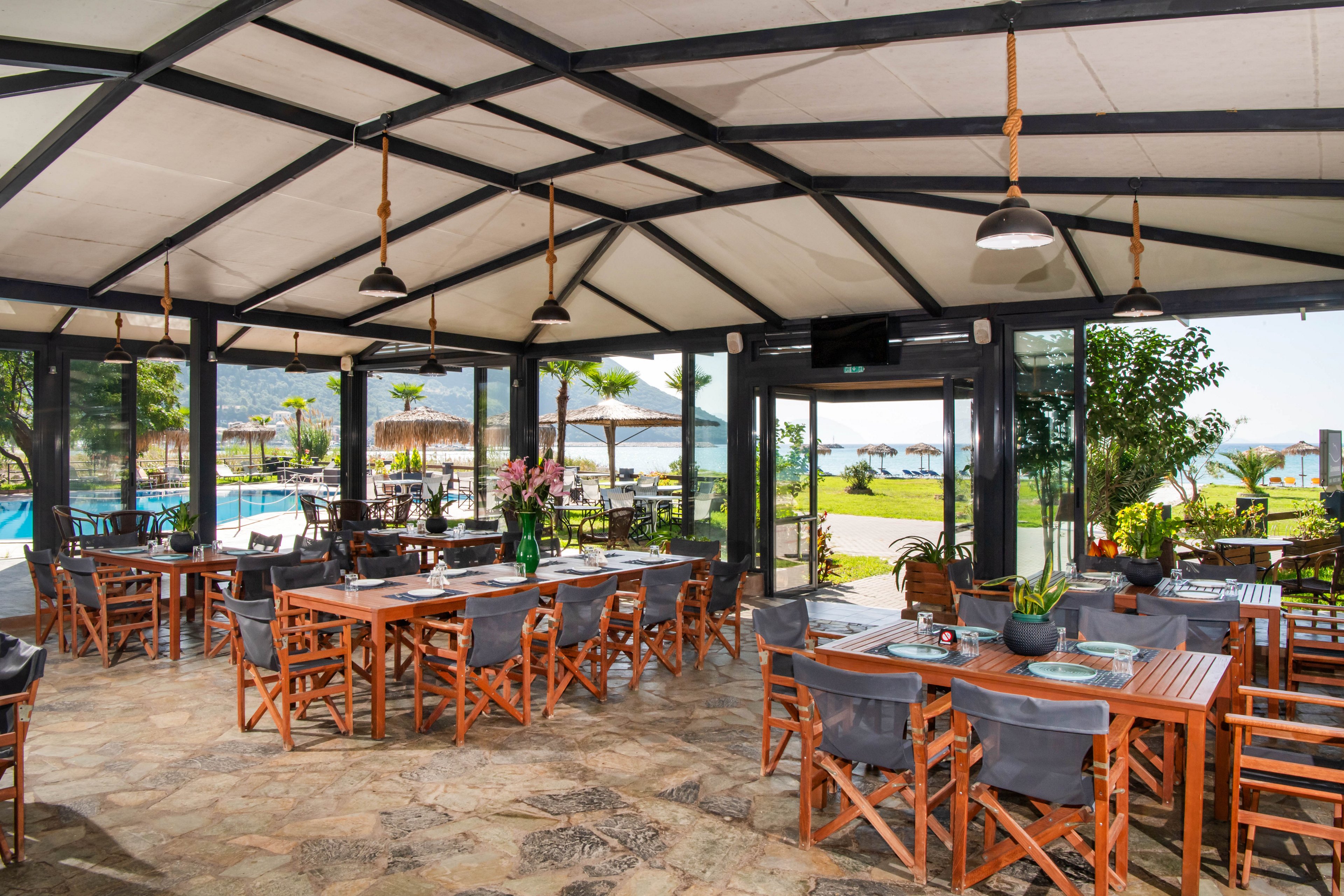 Sunwaves Beach Hotel