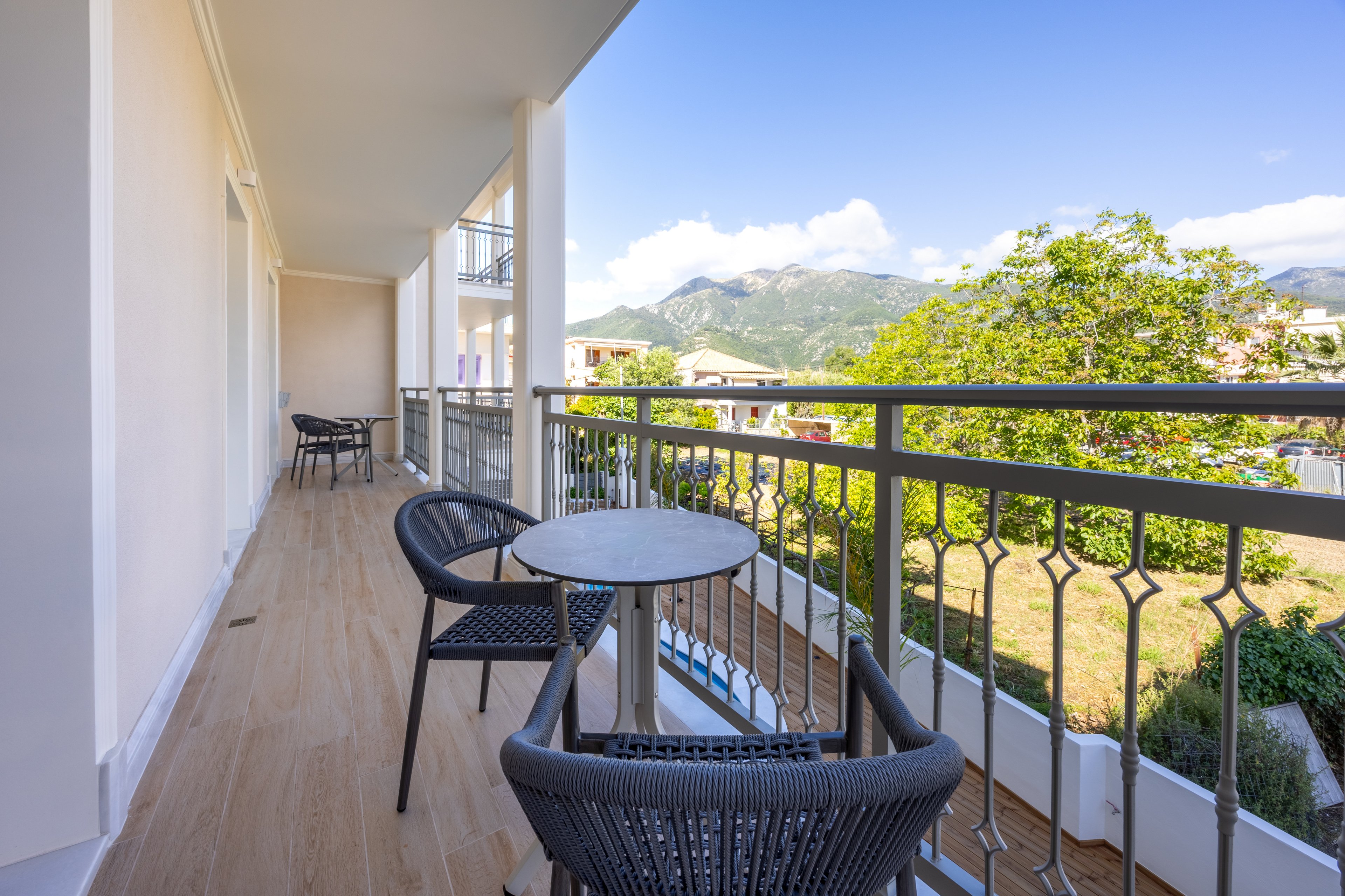 Royal Nidri Suites