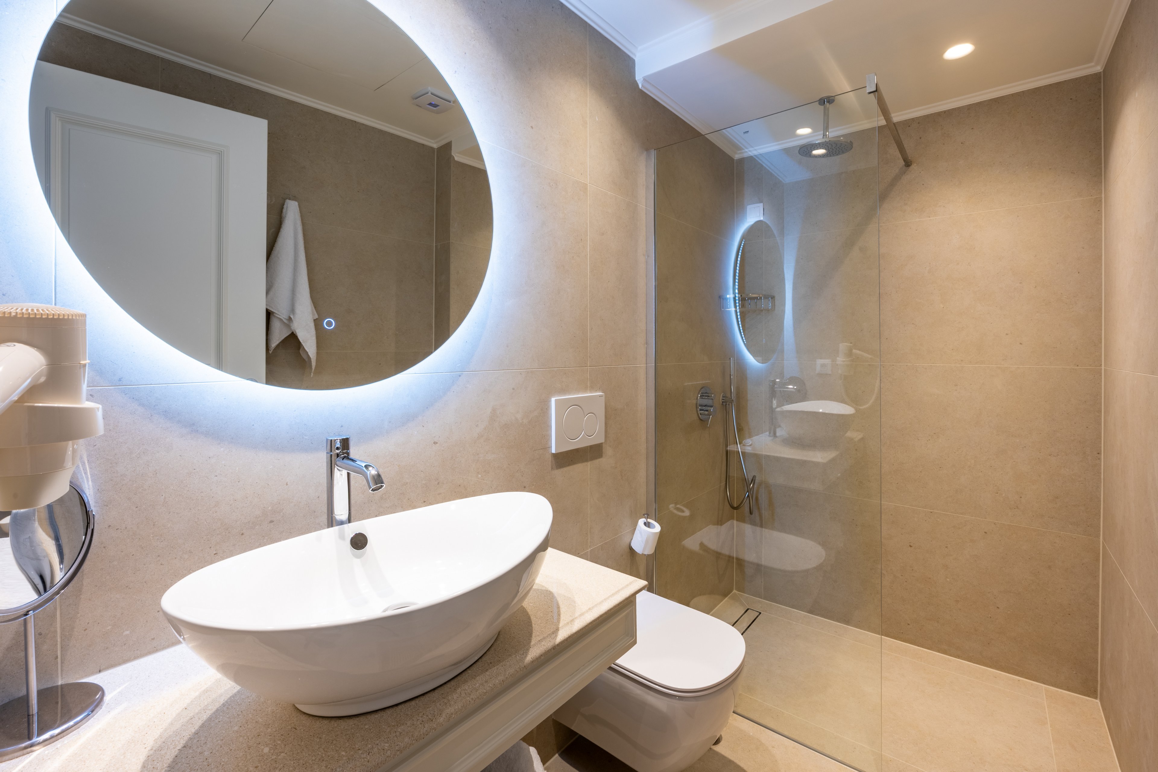 Royal Nidri Suites