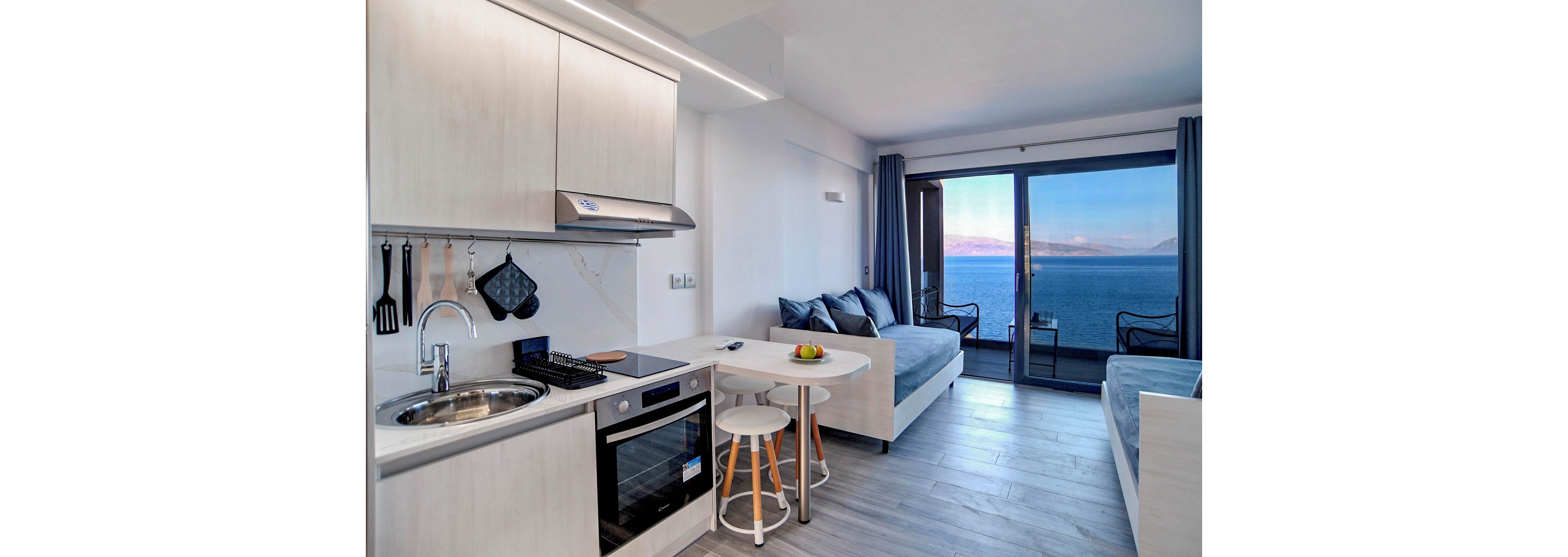 Captain Stavros Suites