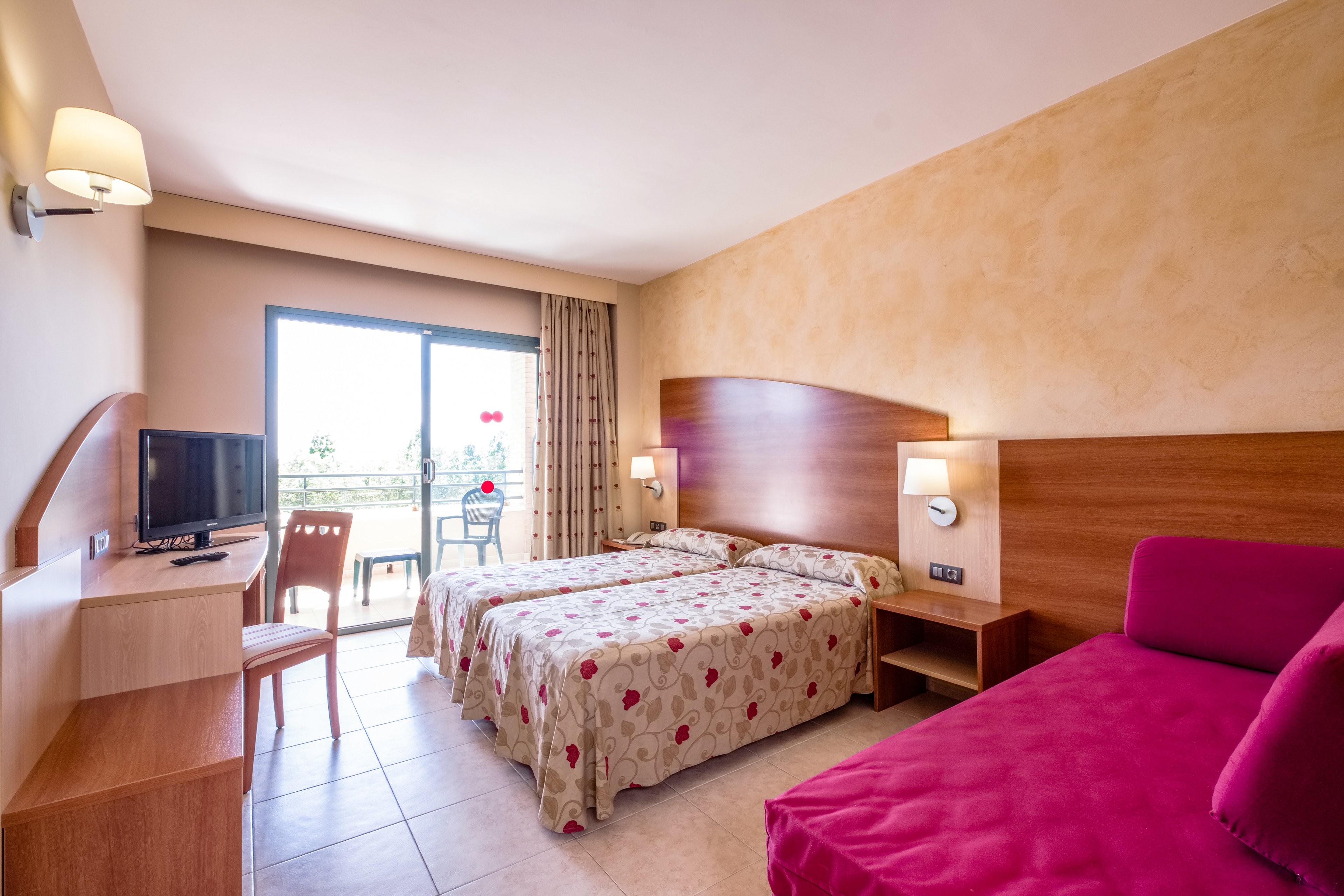 Hotel California Palace