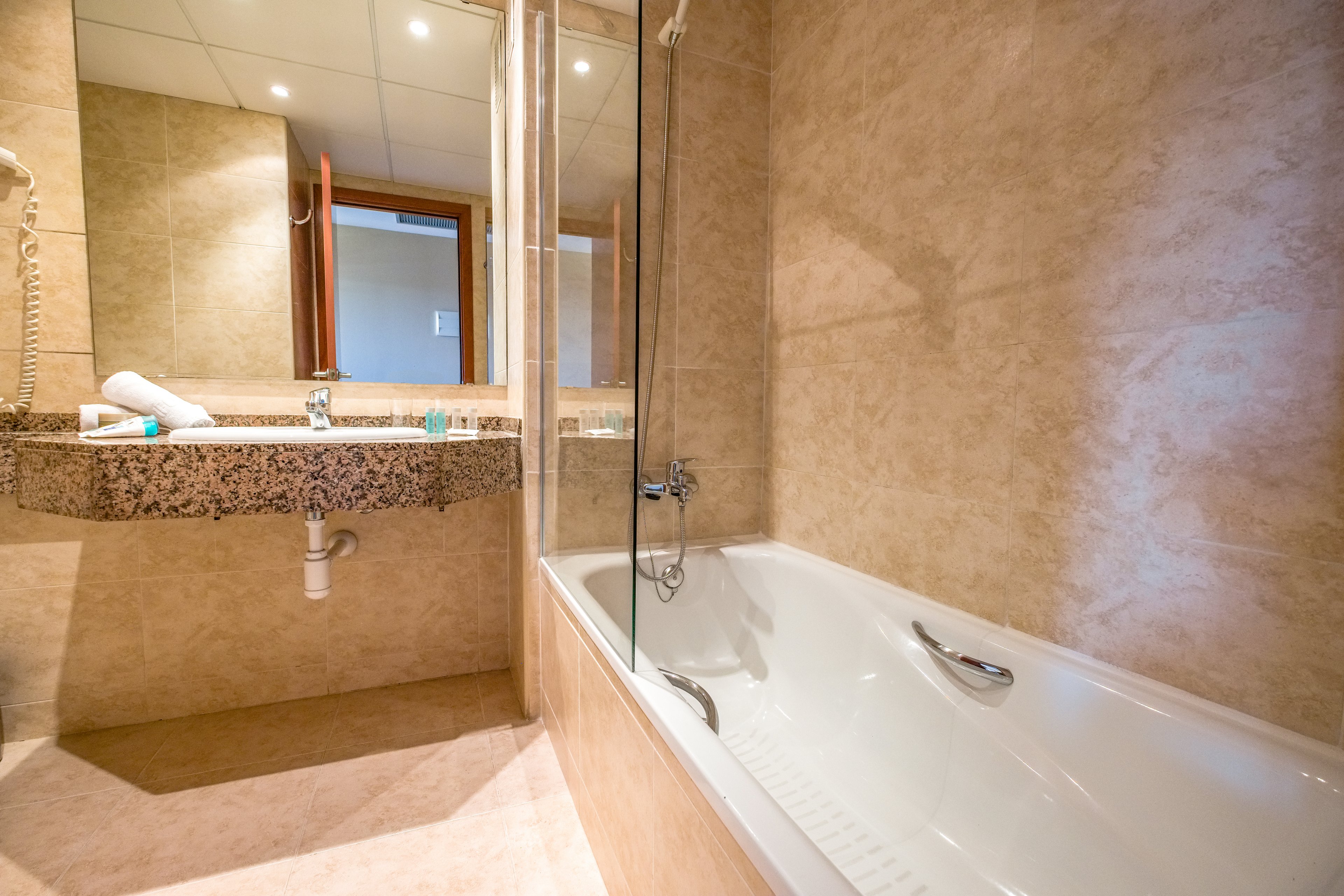 Hotel California Palace