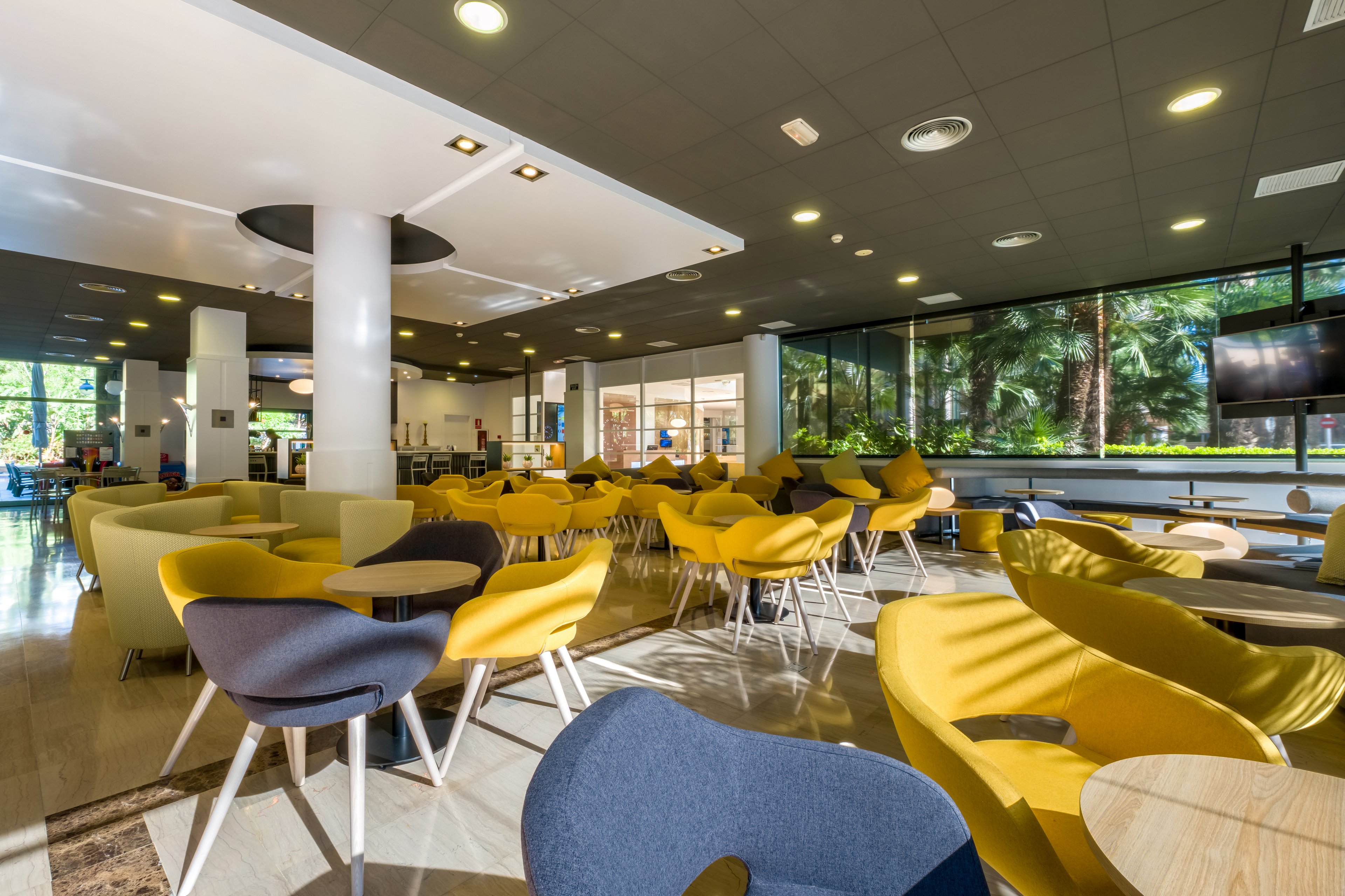 Hotel California Palace