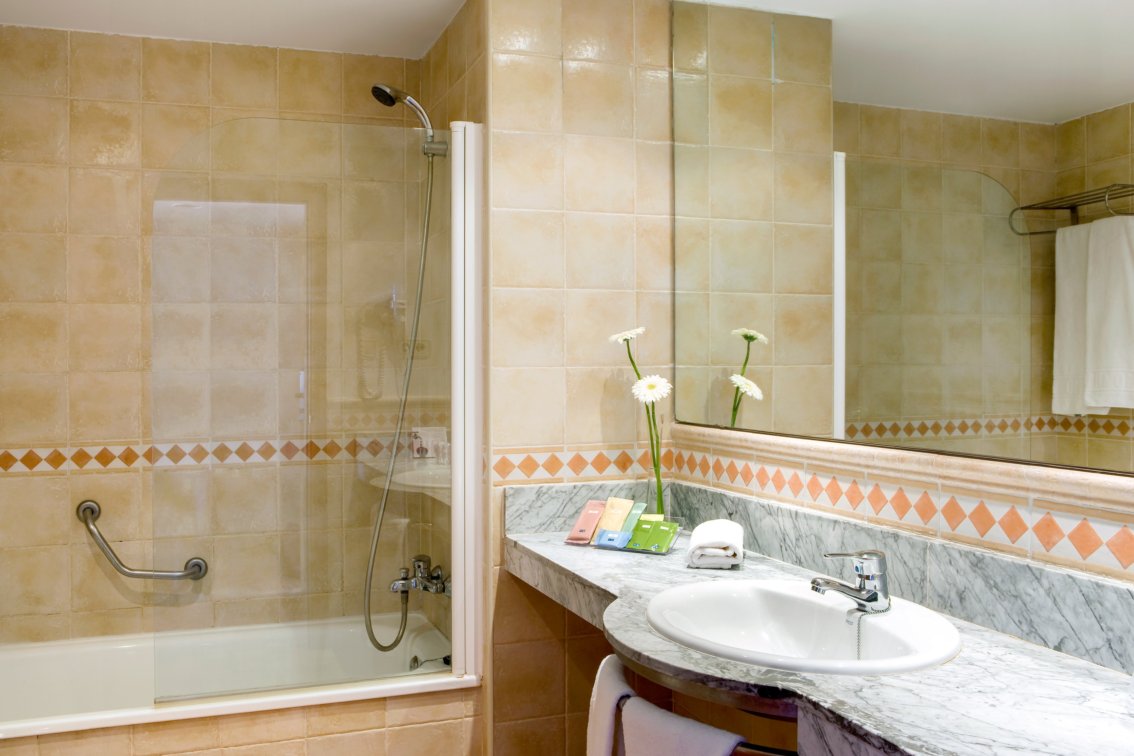 H10 Mediterranean Village