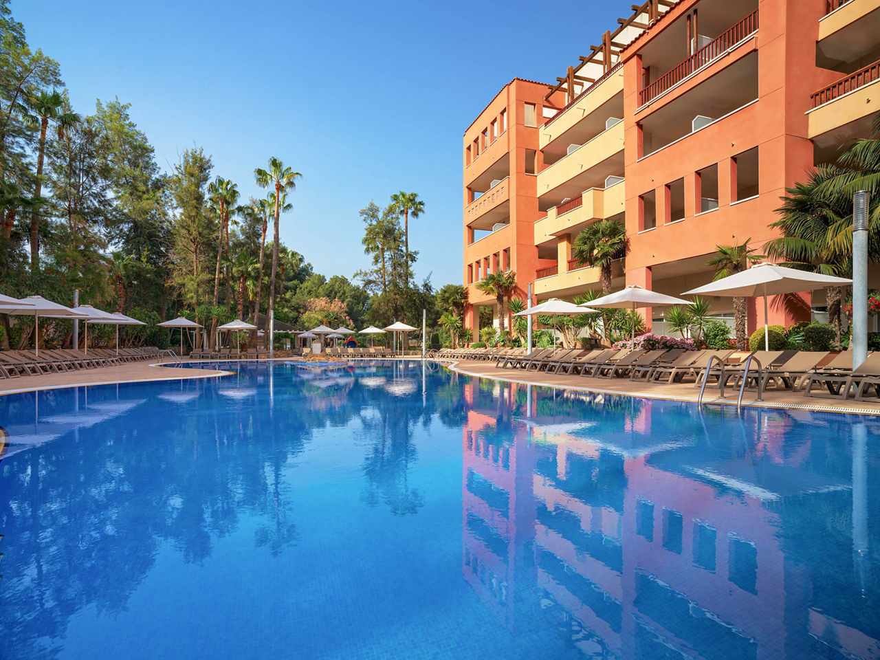 H10 Mediterranean Village & PortAventura Theme Park