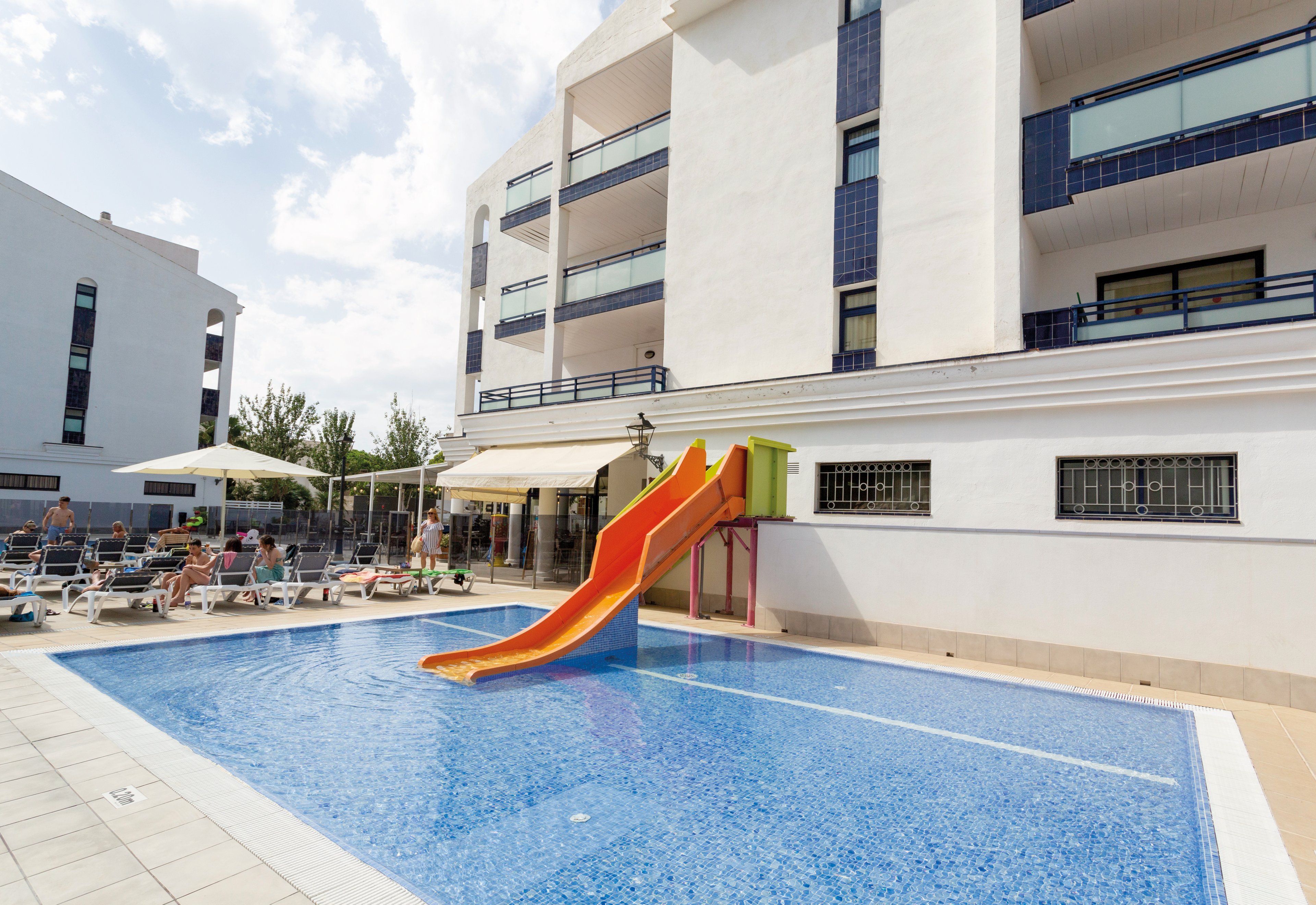 Pins Platja Apartments