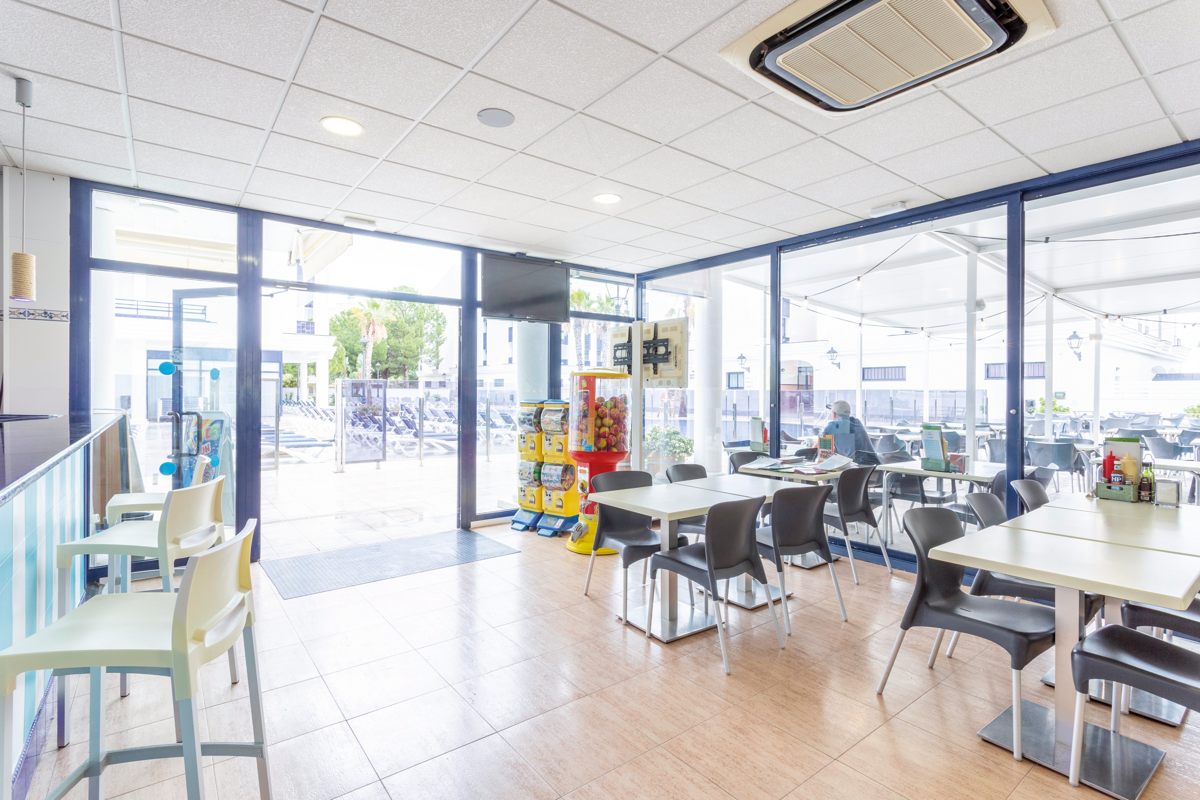 Pins Platja Apartments