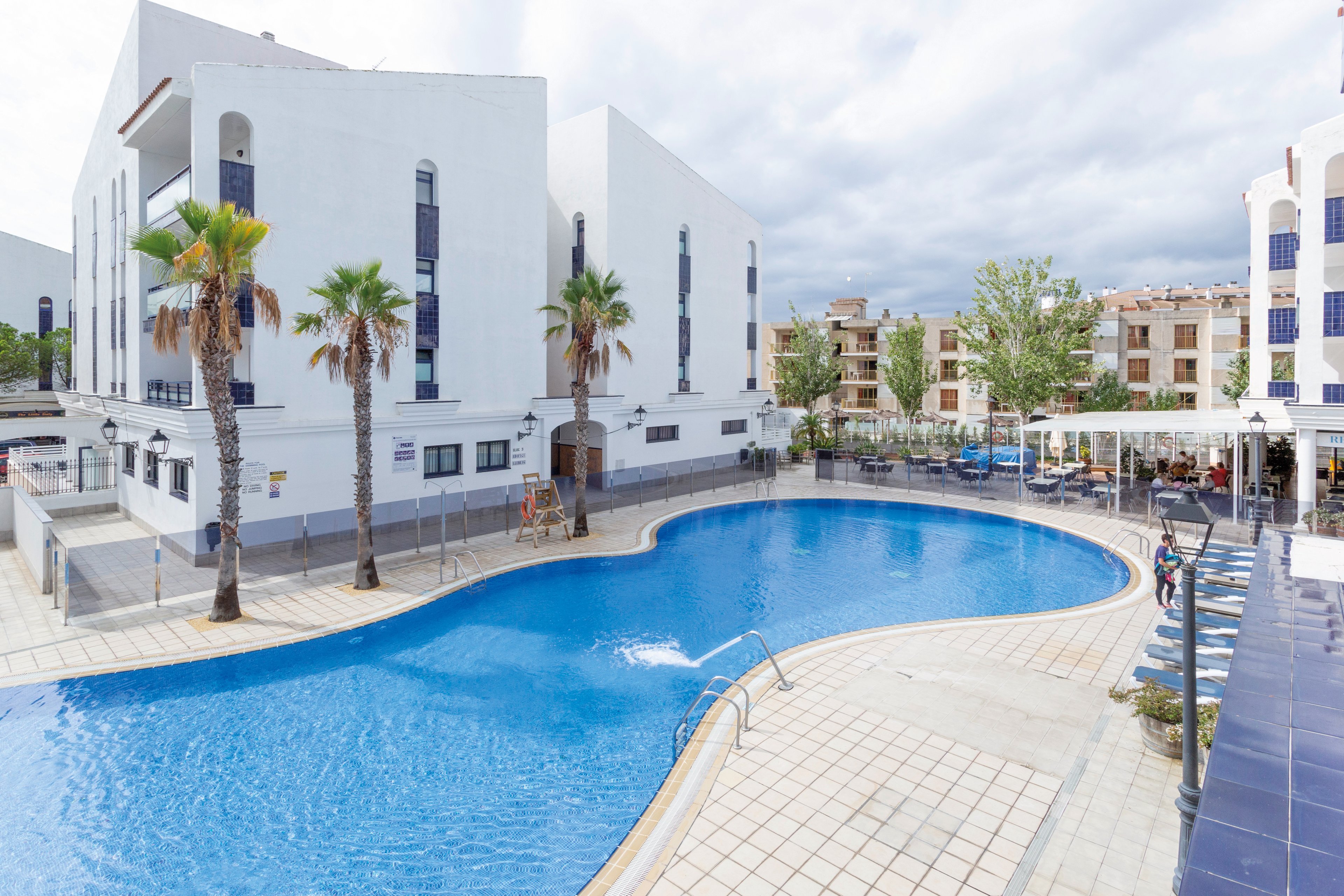 Pins Platja Apartments