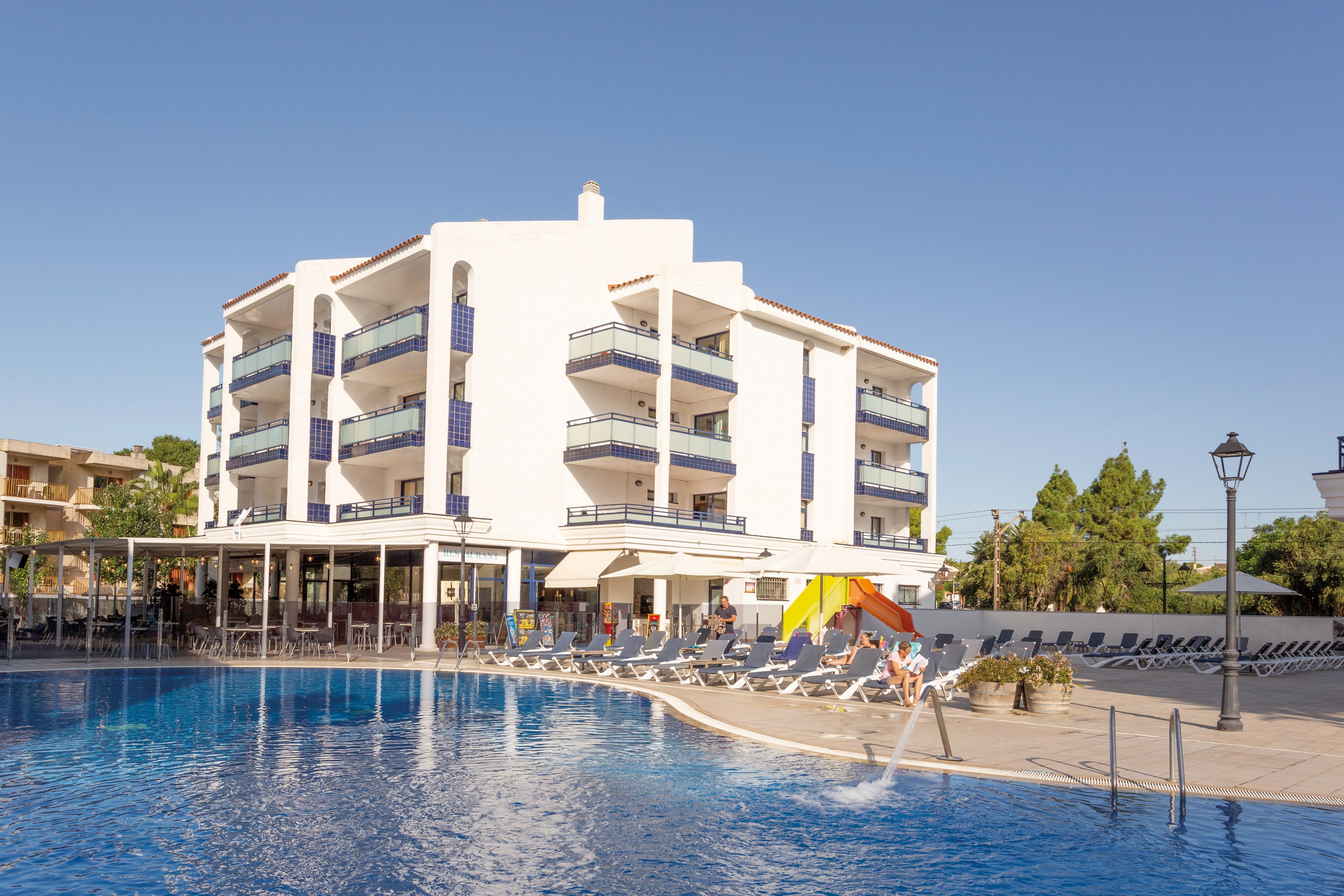 Pins Platja Apartments