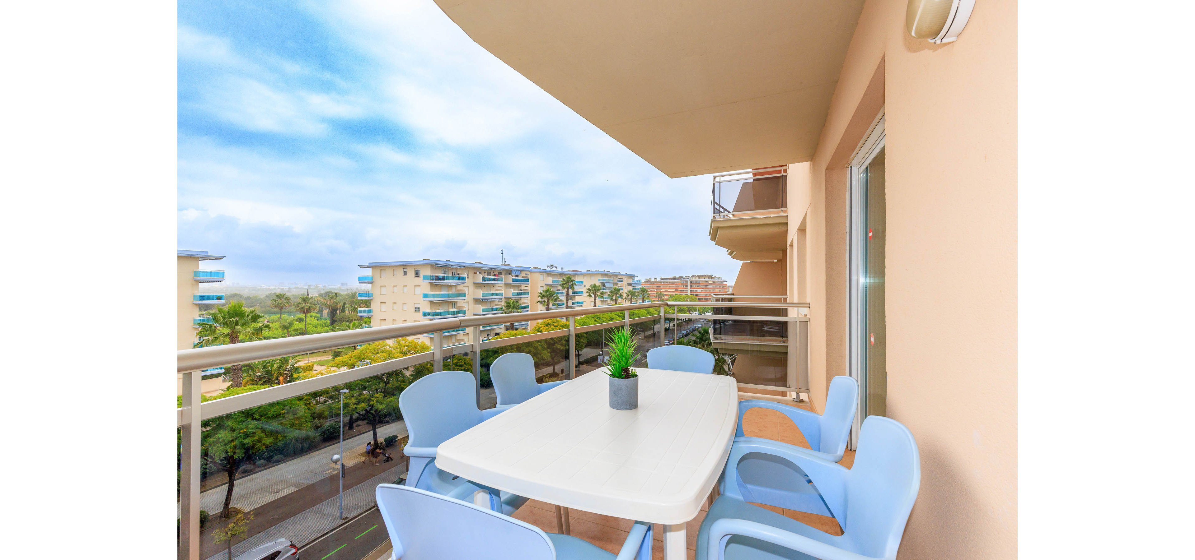 Rentalmar Pineda Suites