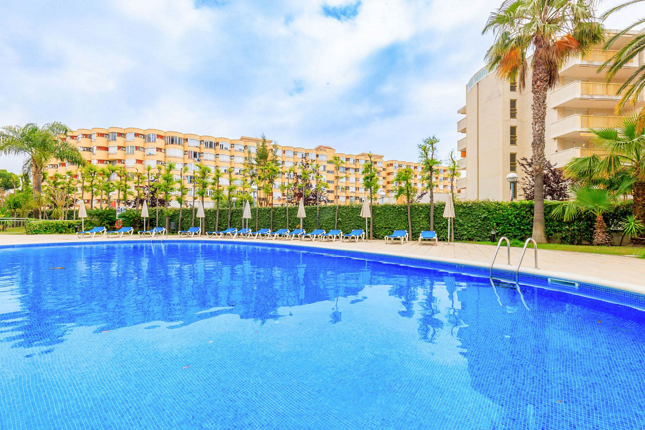 Rentalmar Pineda Suites & Aquopolis Waterpark