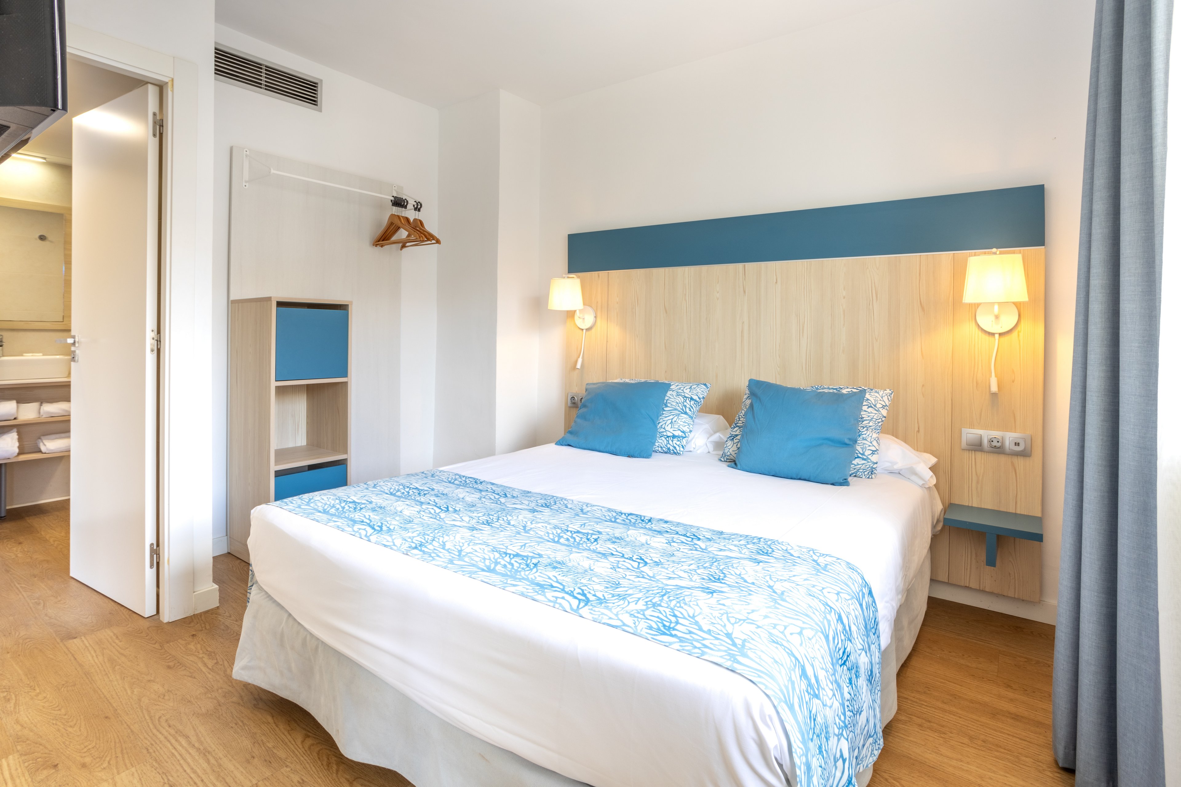 Rentalmar Salou Beach