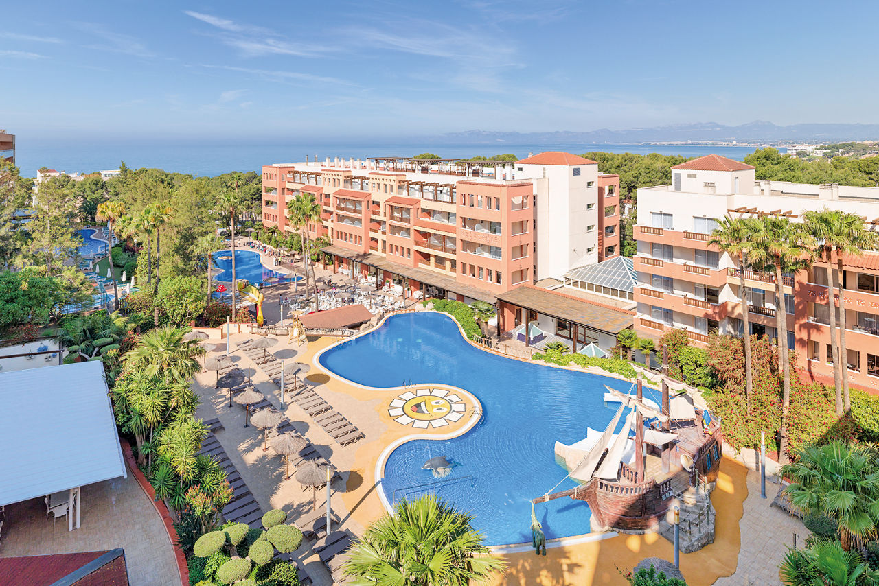 H10 Mediterranean Village & PortAventura Theme Park