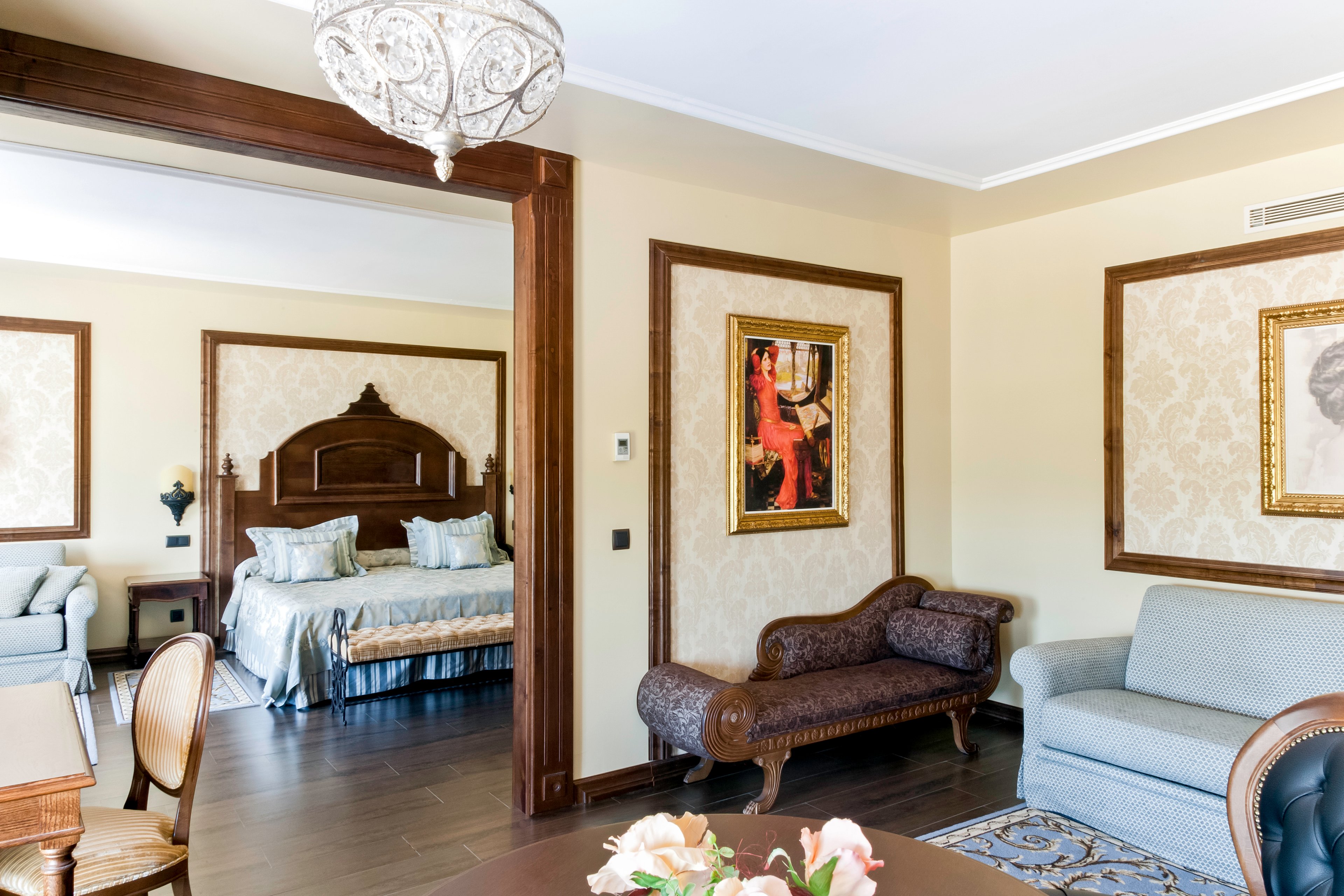 Mansion De Lucy & PortAventura Theme Park