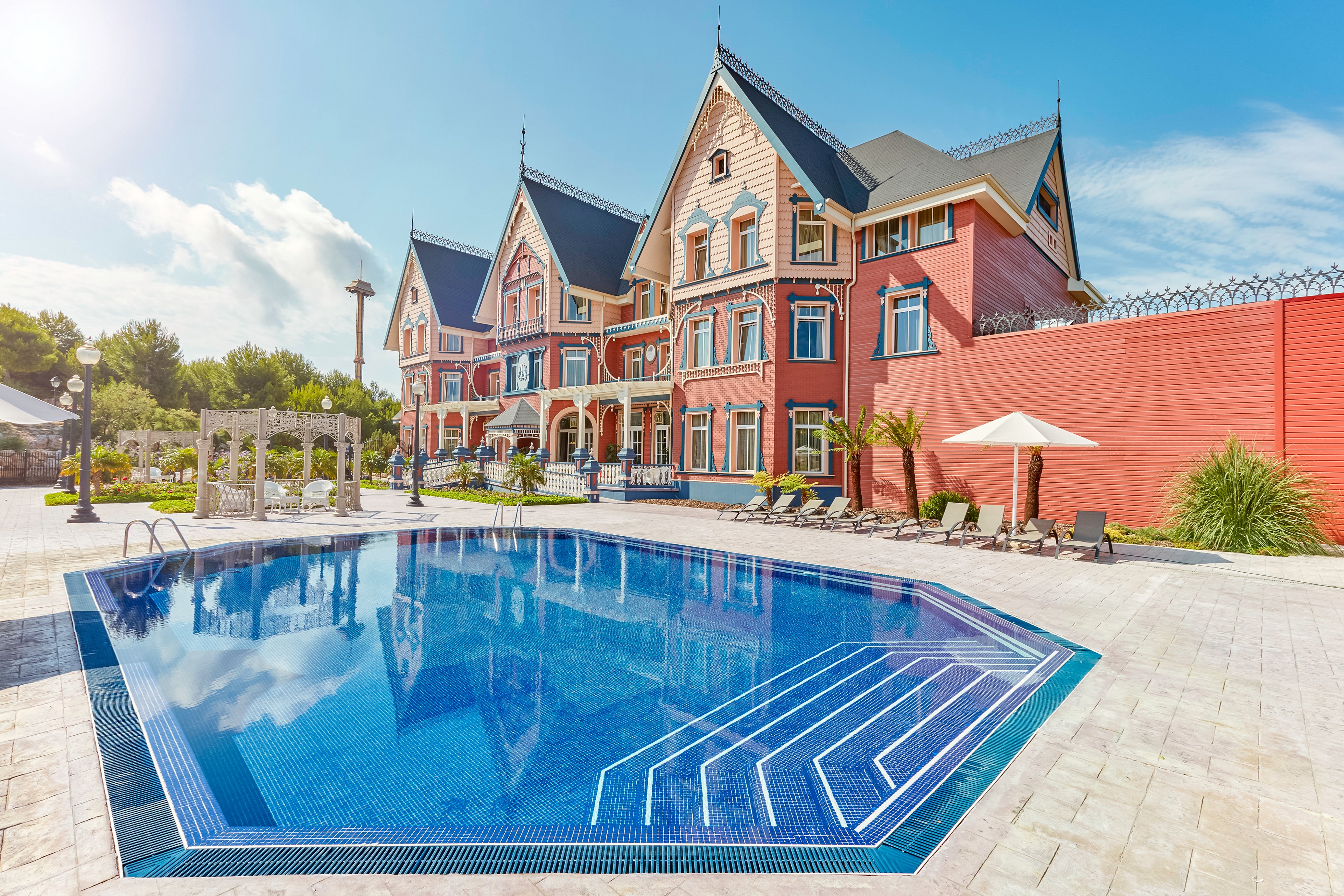 Mansion De Lucy & PortAventura Theme Park