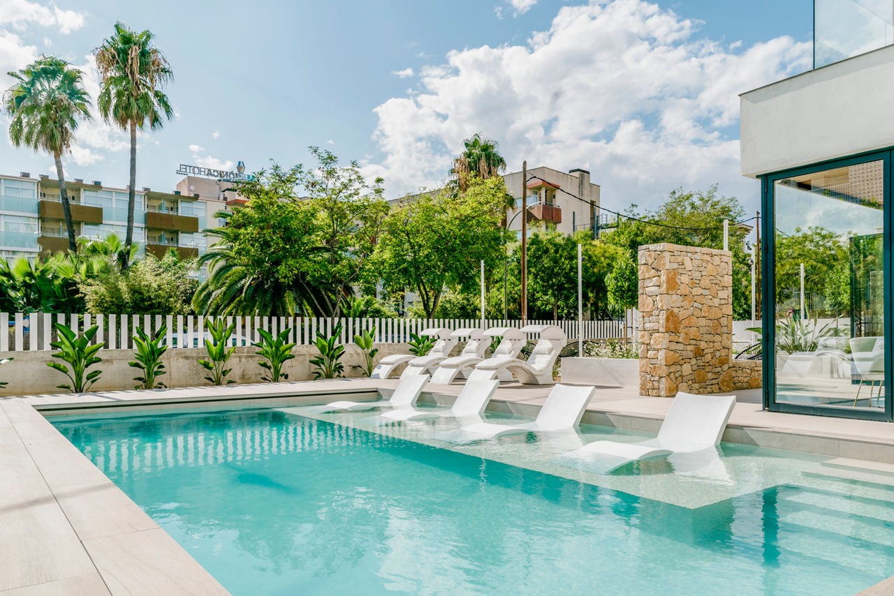 Instants Boutique Hotel