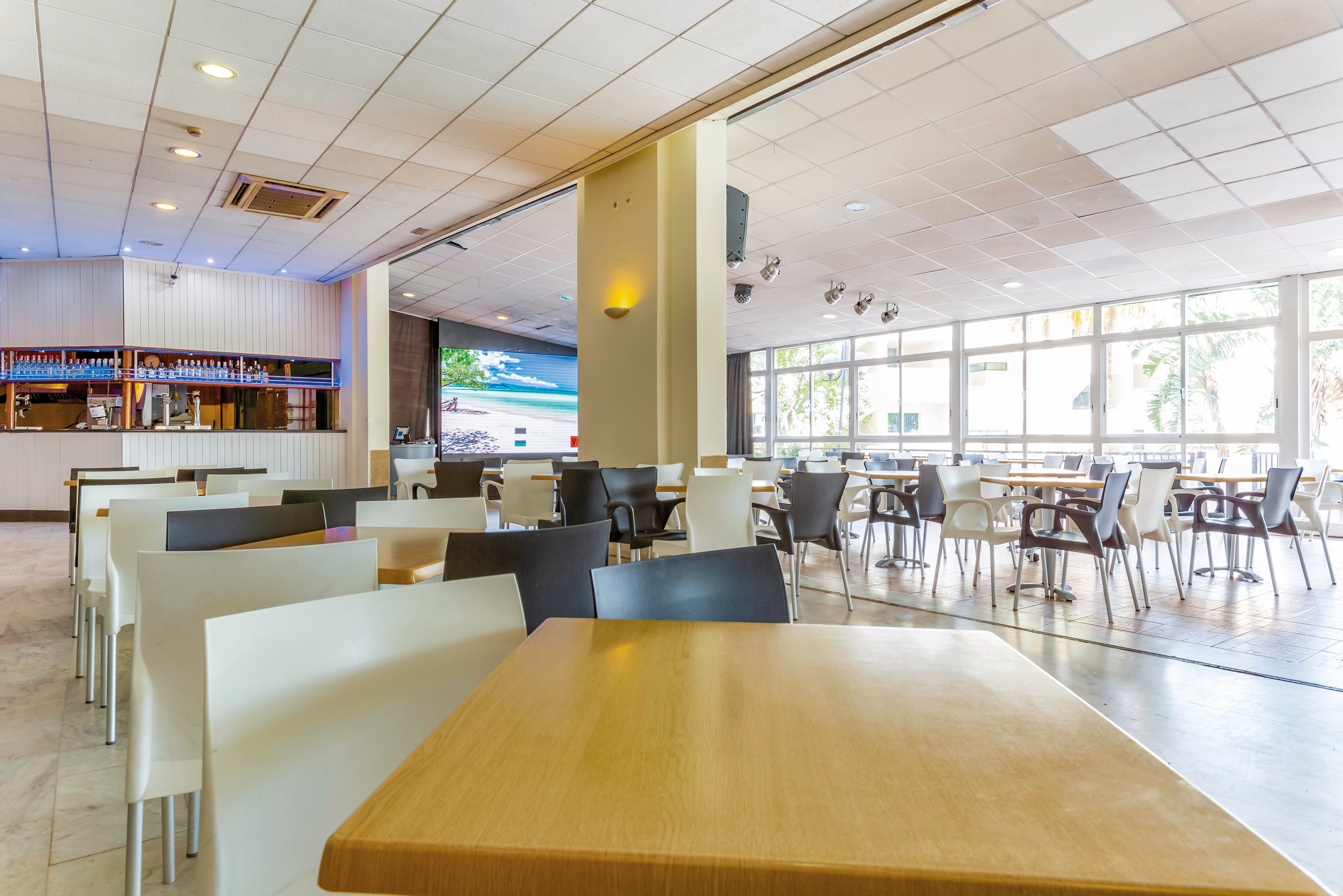 Festival Village Apartments & PortAventura Theme Park