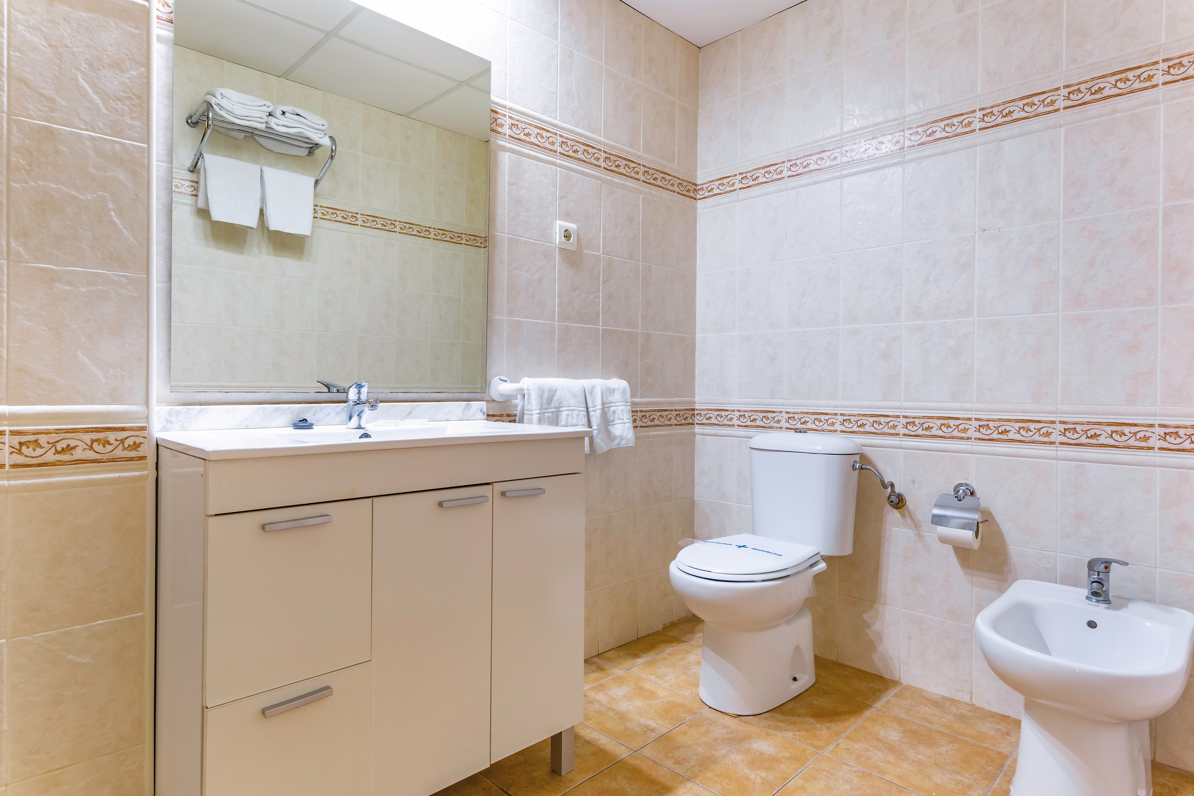 Festival Village Apartments & PortAventura Theme Park