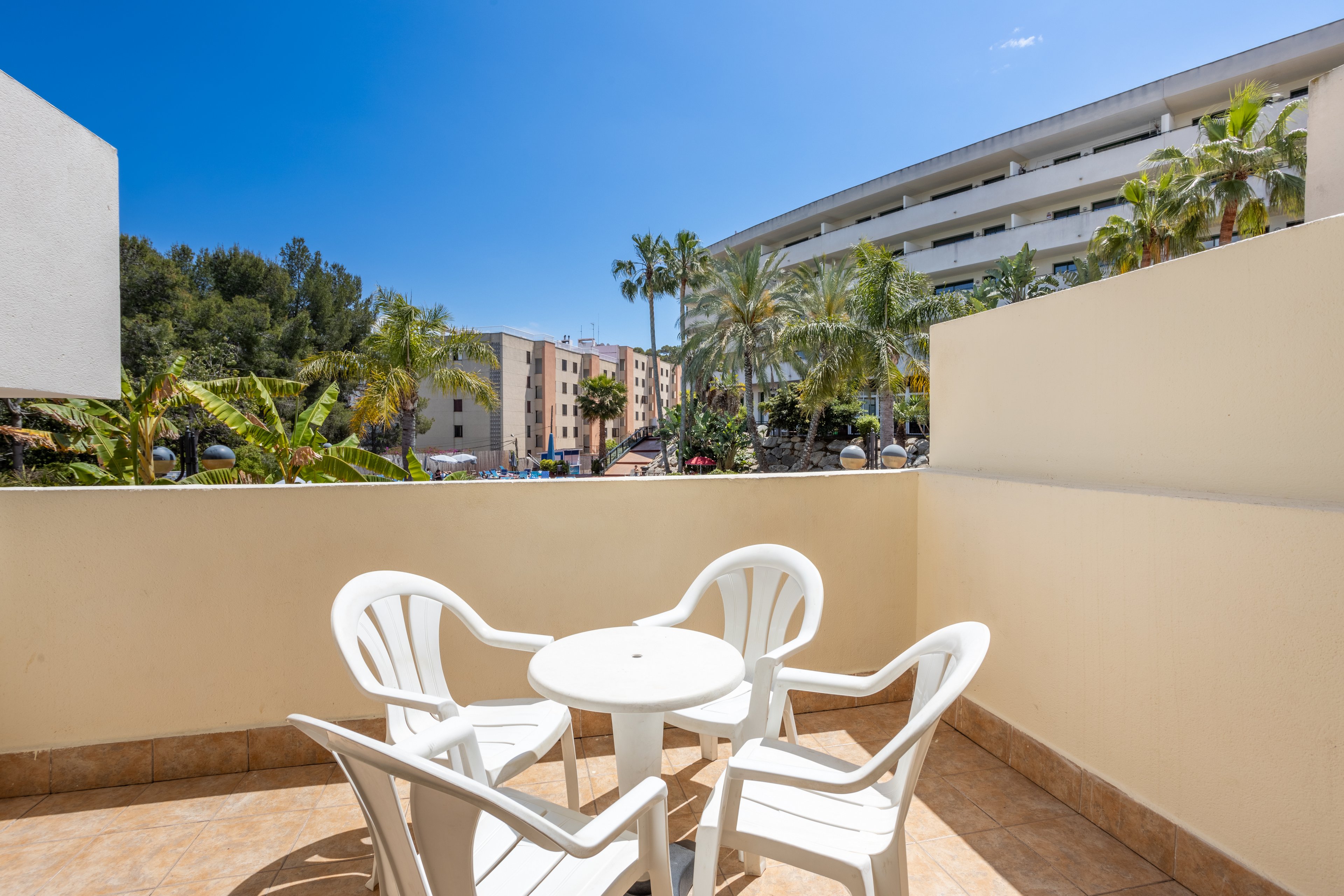 Festival Village Apartments & PortAventura Theme Park