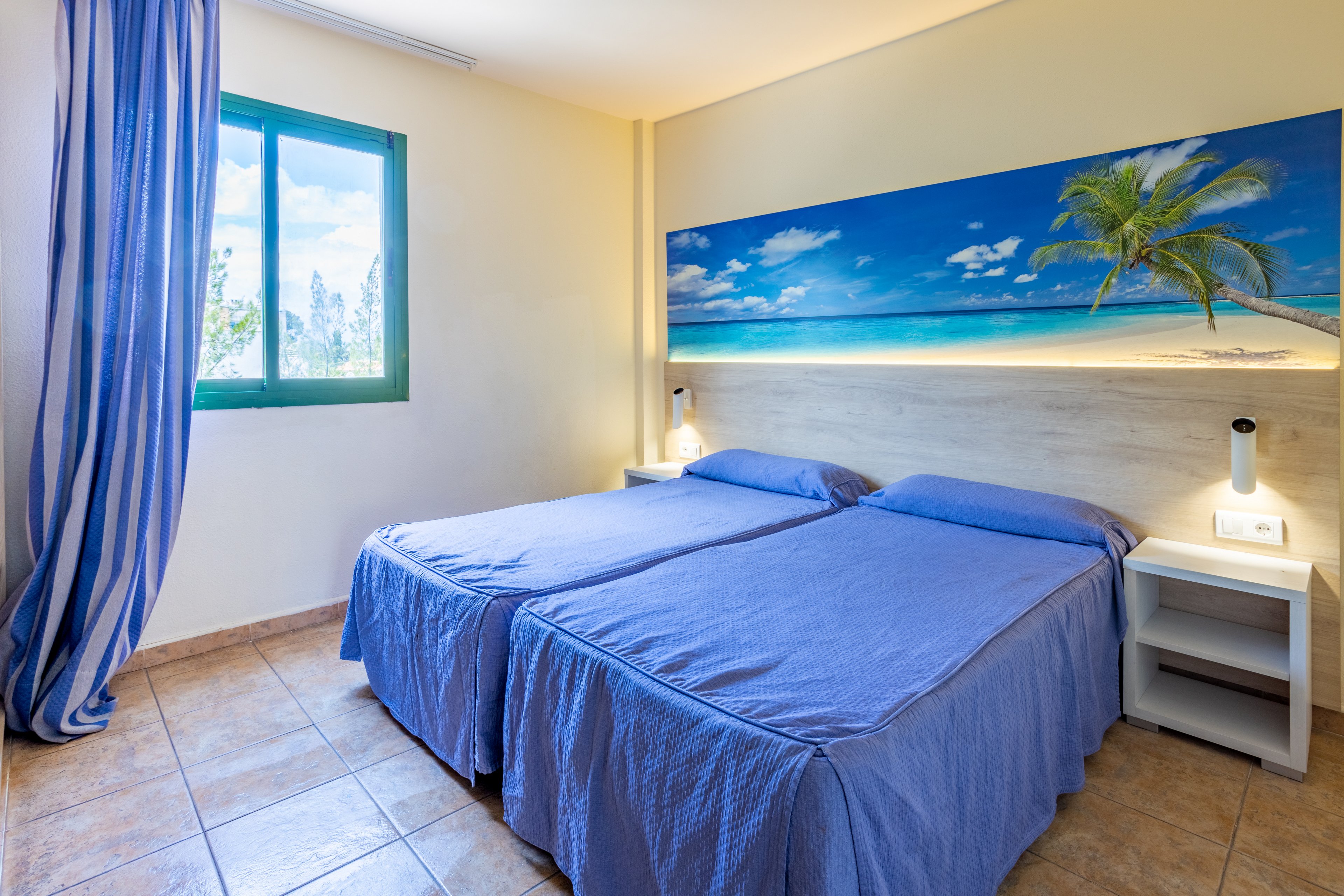 Festival Village Apartments & PortAventura Theme Park