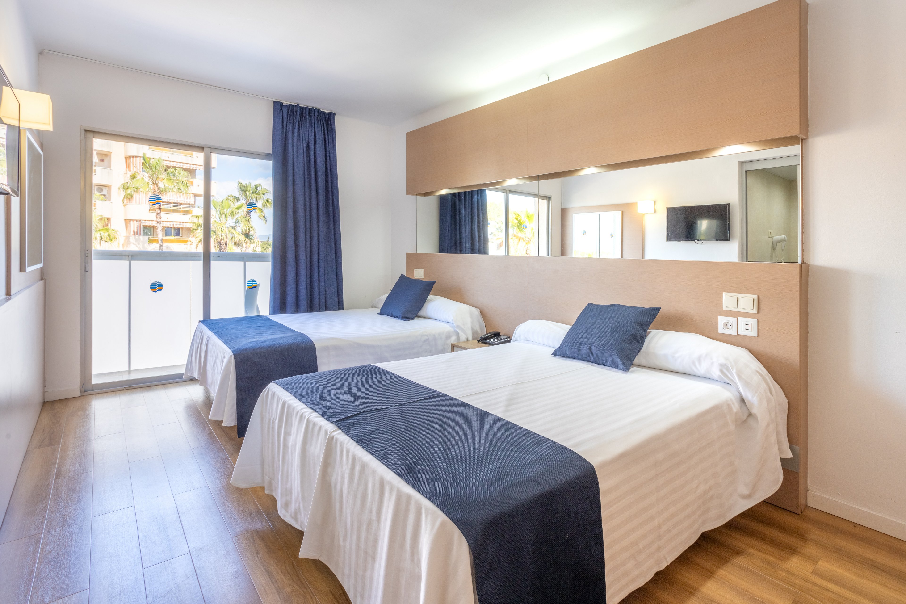 Villamarina Club & PortAventura Theme Park