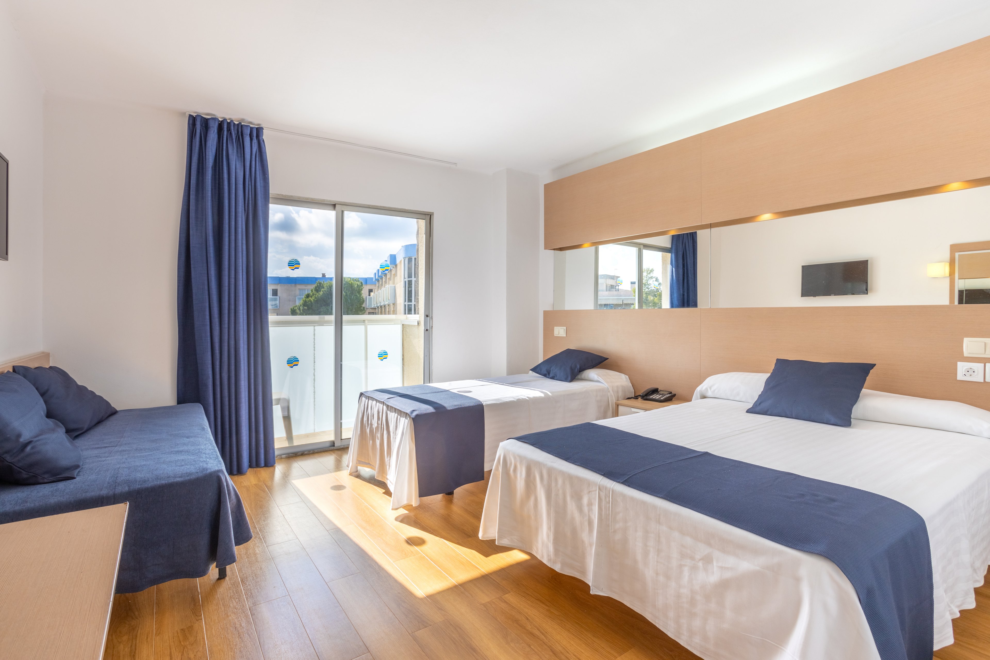 Villamarina Club & PortAventura Theme Park