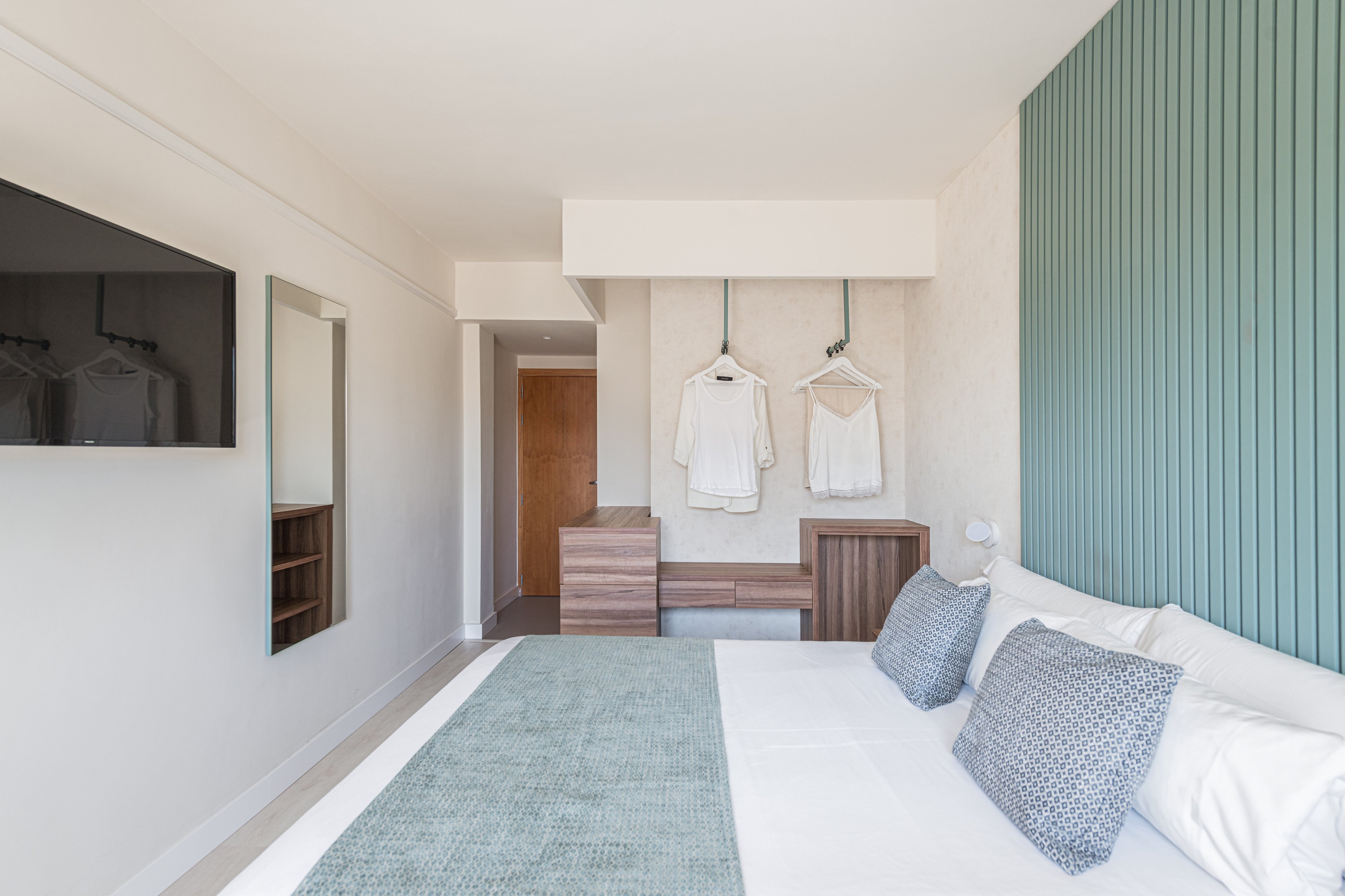 Hotel Eurosalou & 3 Rounds of Golf Included