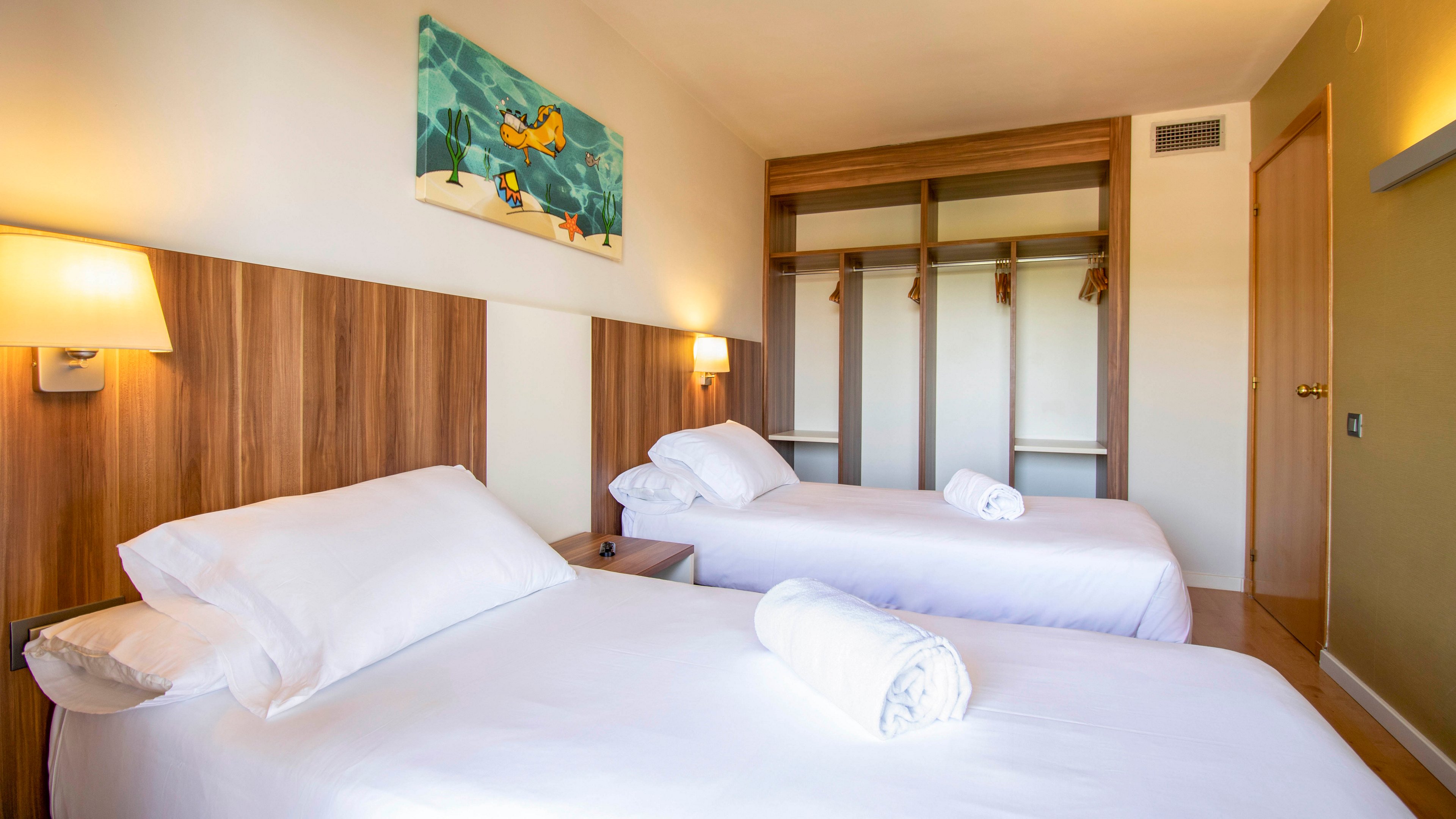 Golden Avenida Family Suites