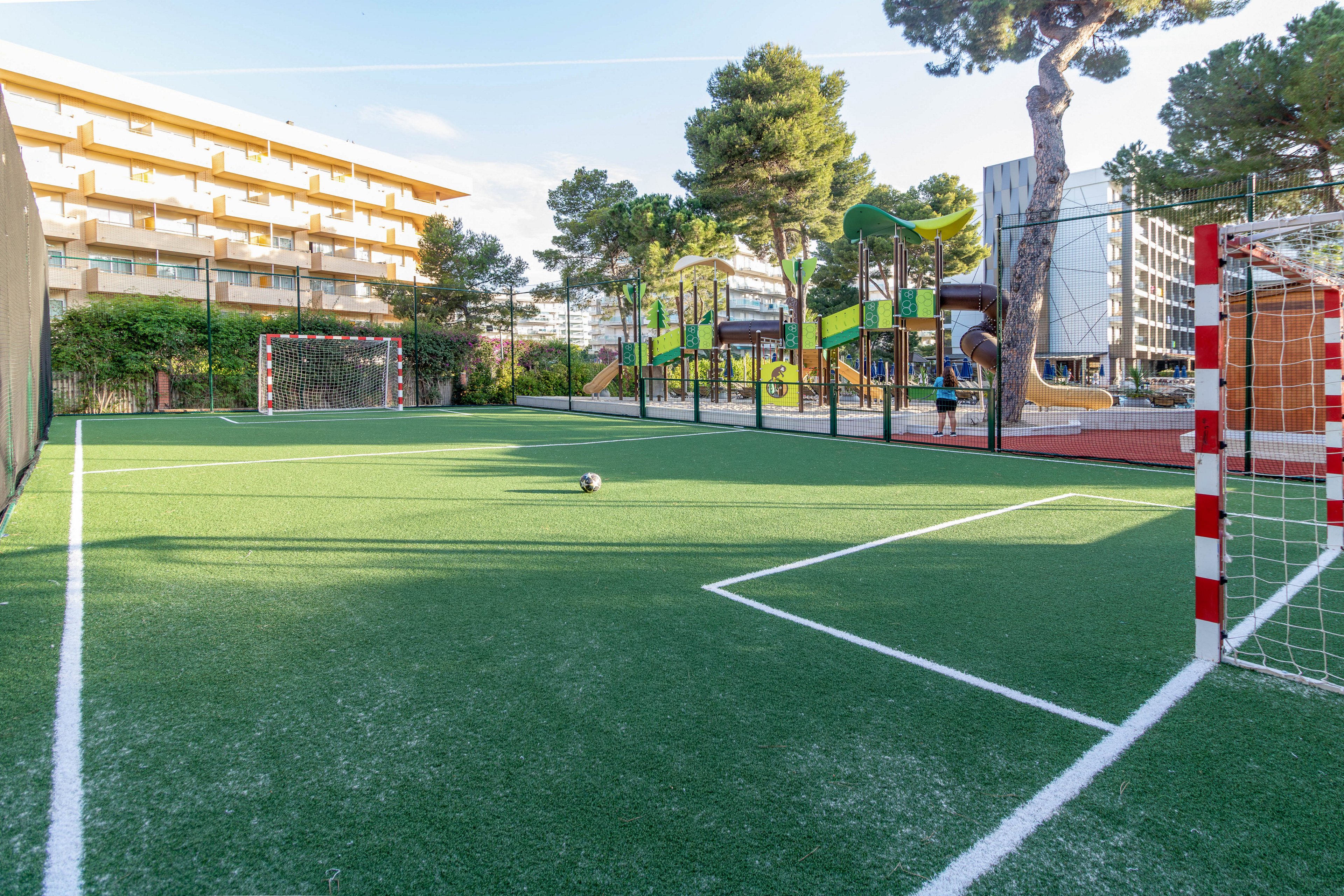 Golden Avenida Family Suites