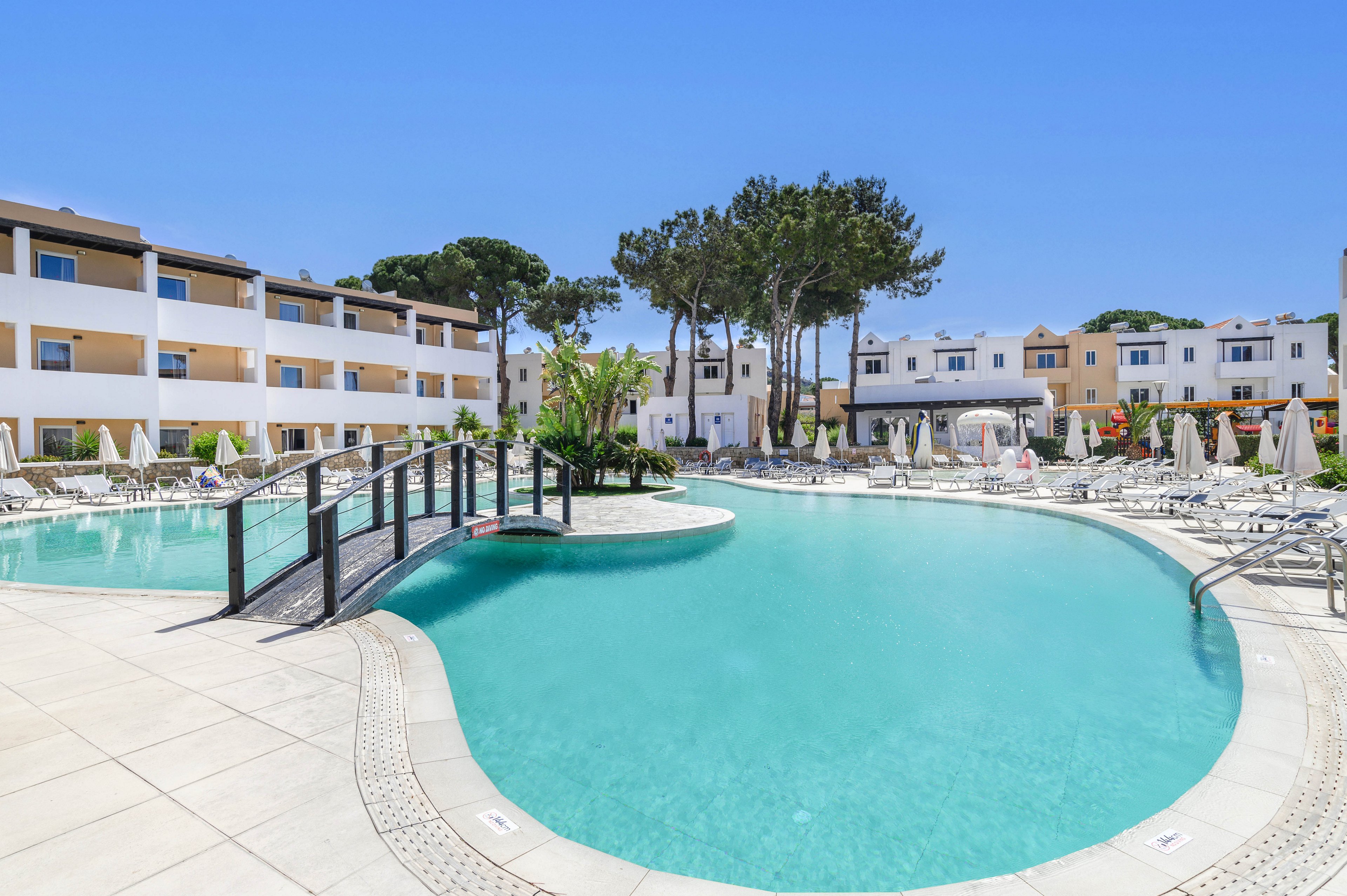 Matina Aparthotel Pefkos