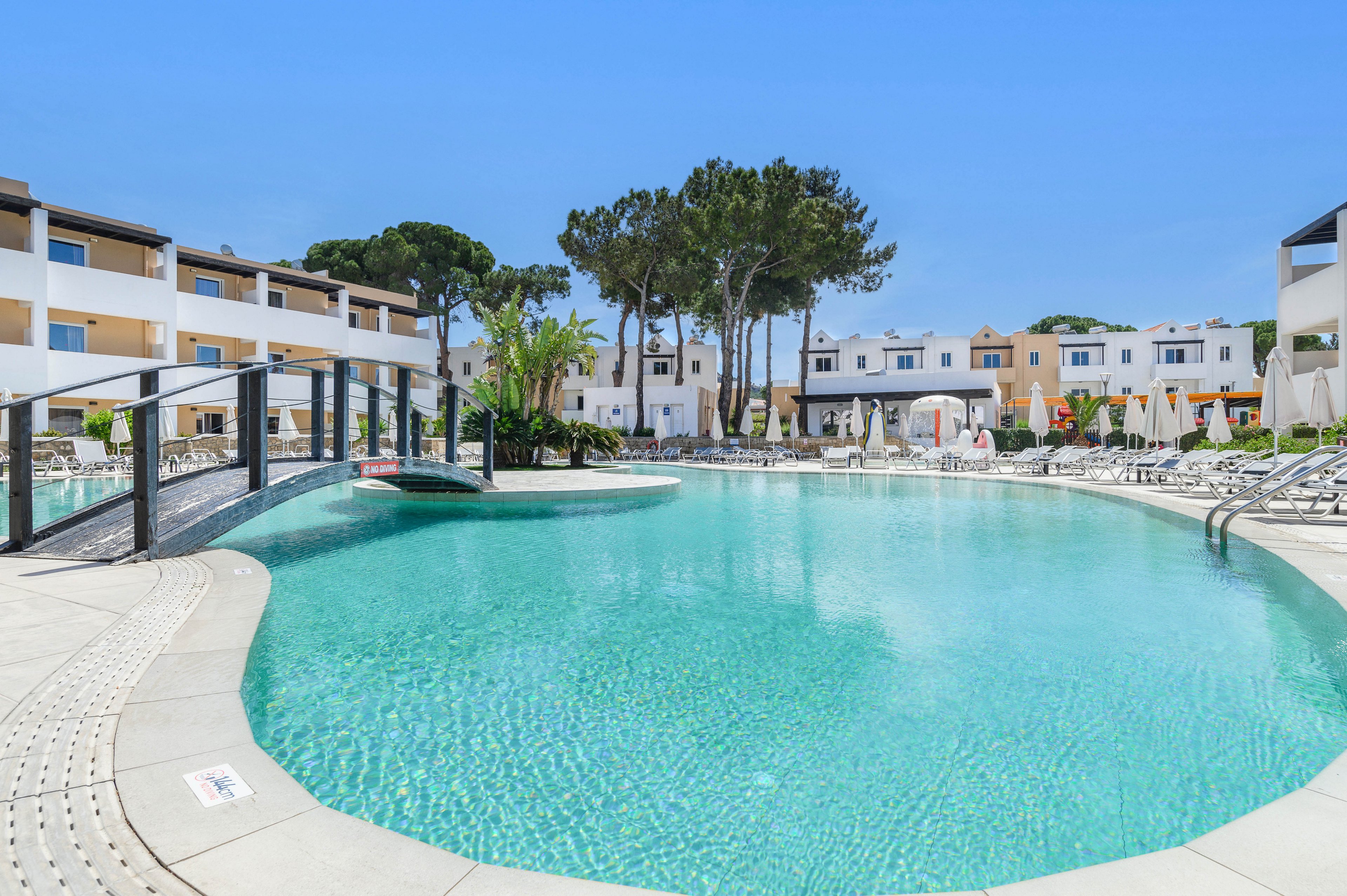 Matina Aparthotel Pefkos