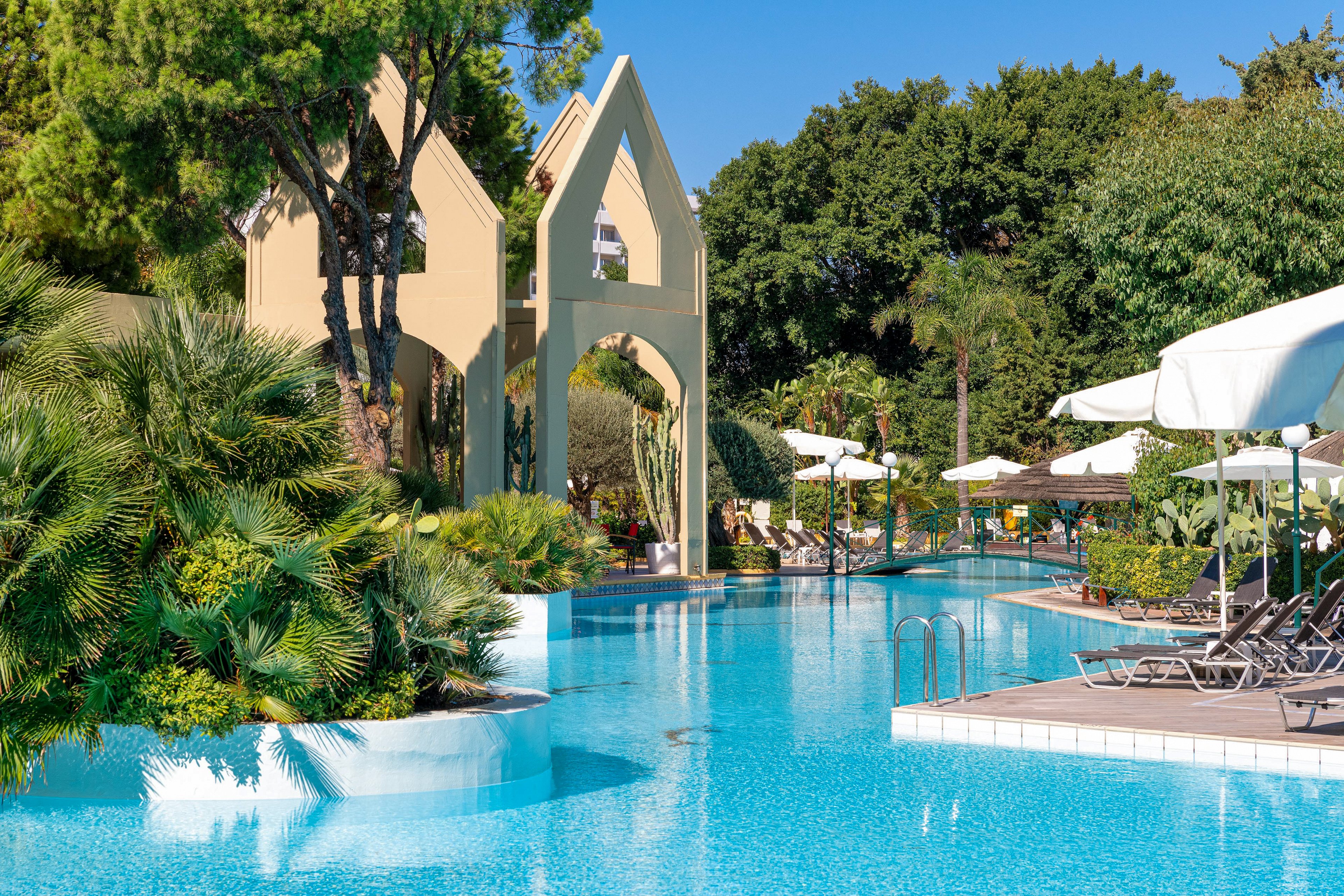 Dionysos Hotel - Ixia