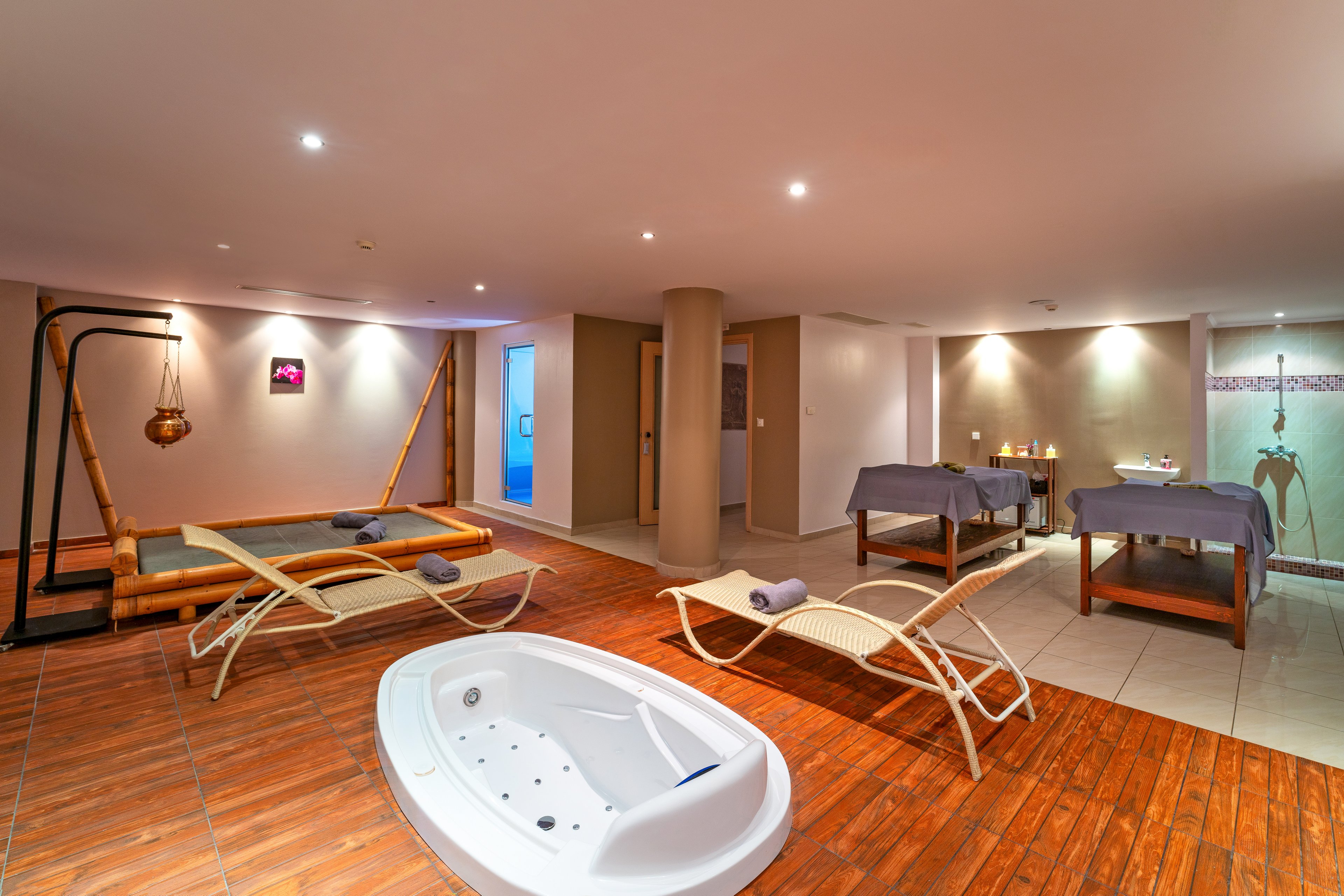 Kresten Royal Euphoria Resort