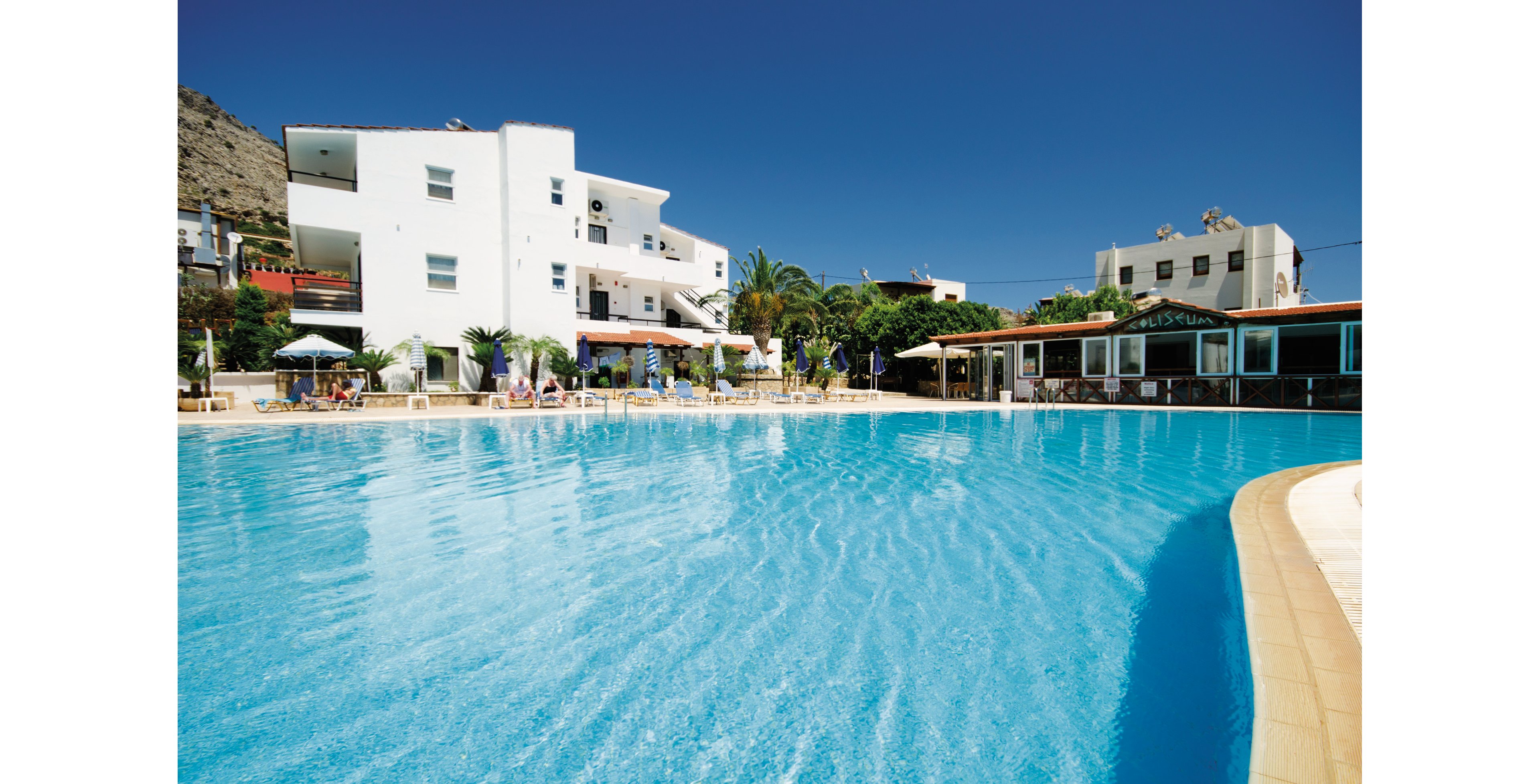 Coliseum Studios and Apartments