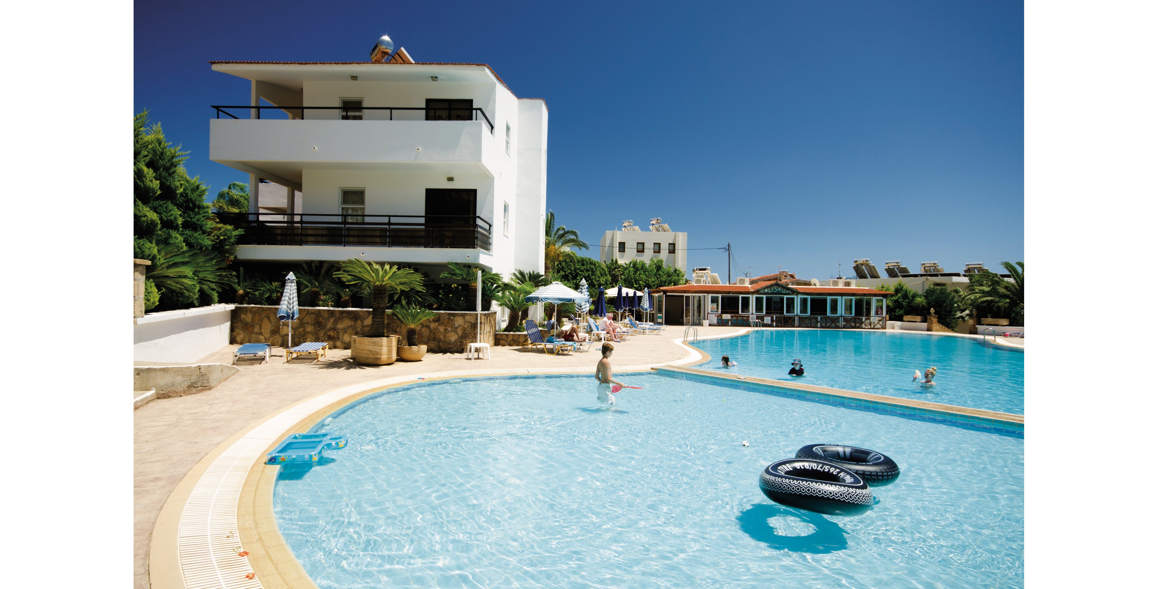 Coliseum Studios and Apartments