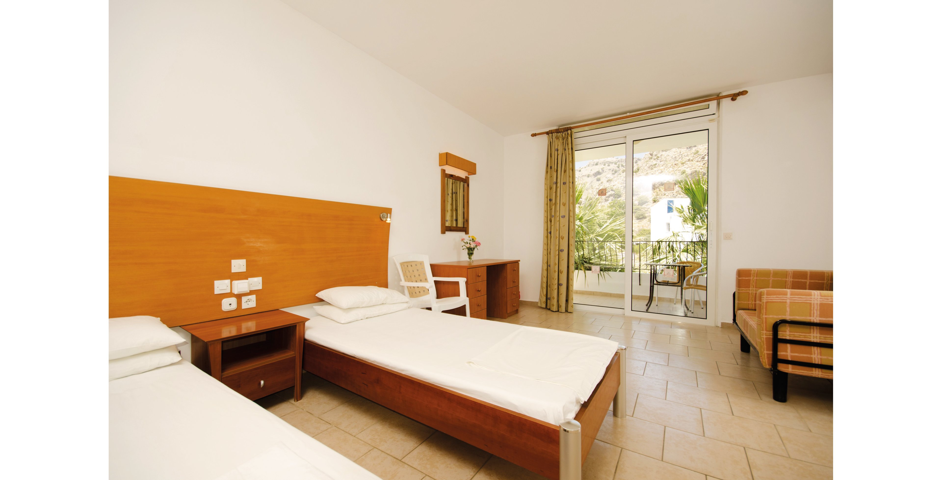 Coliseum Studios and Apartments