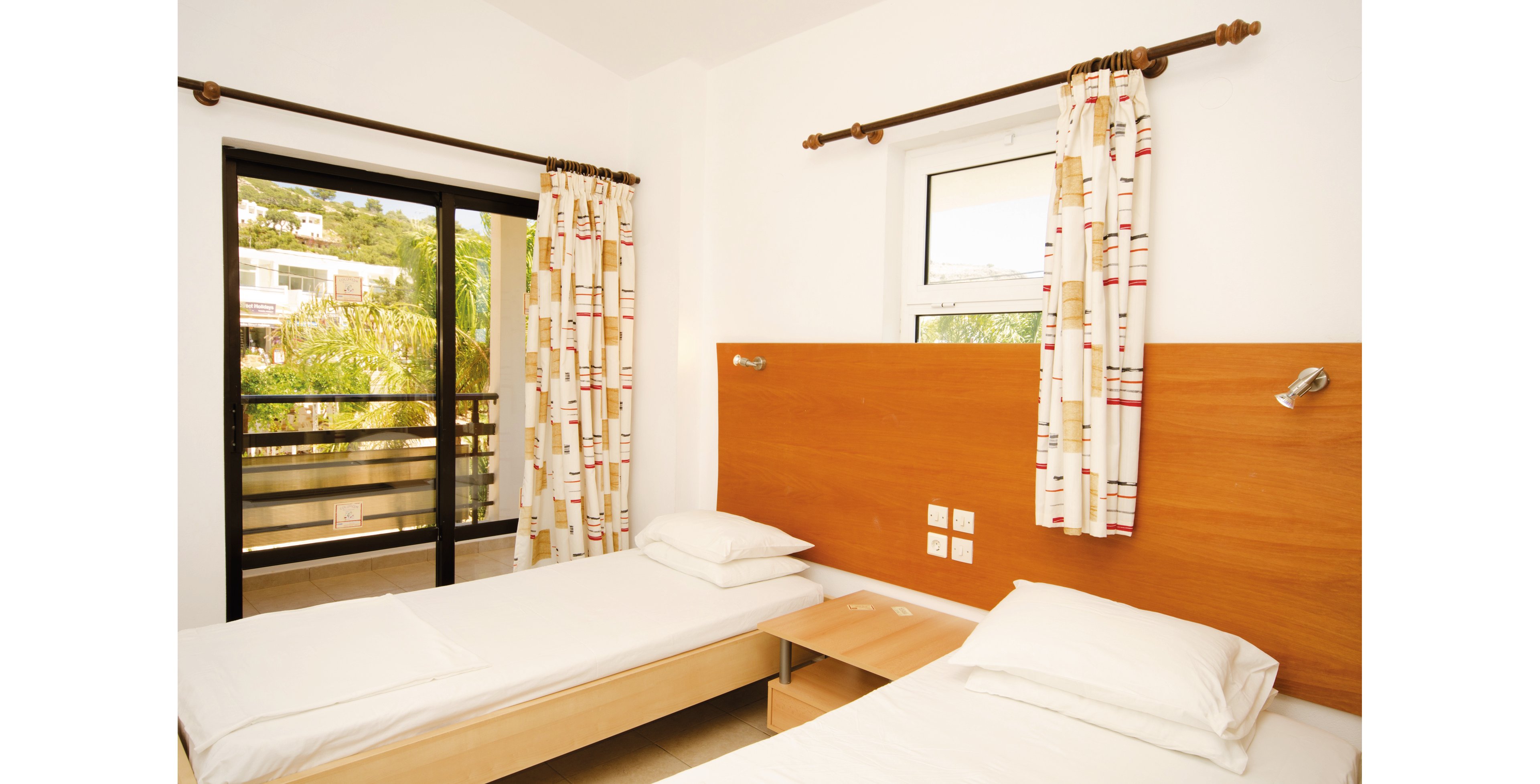 Coliseum Studios and Apartments