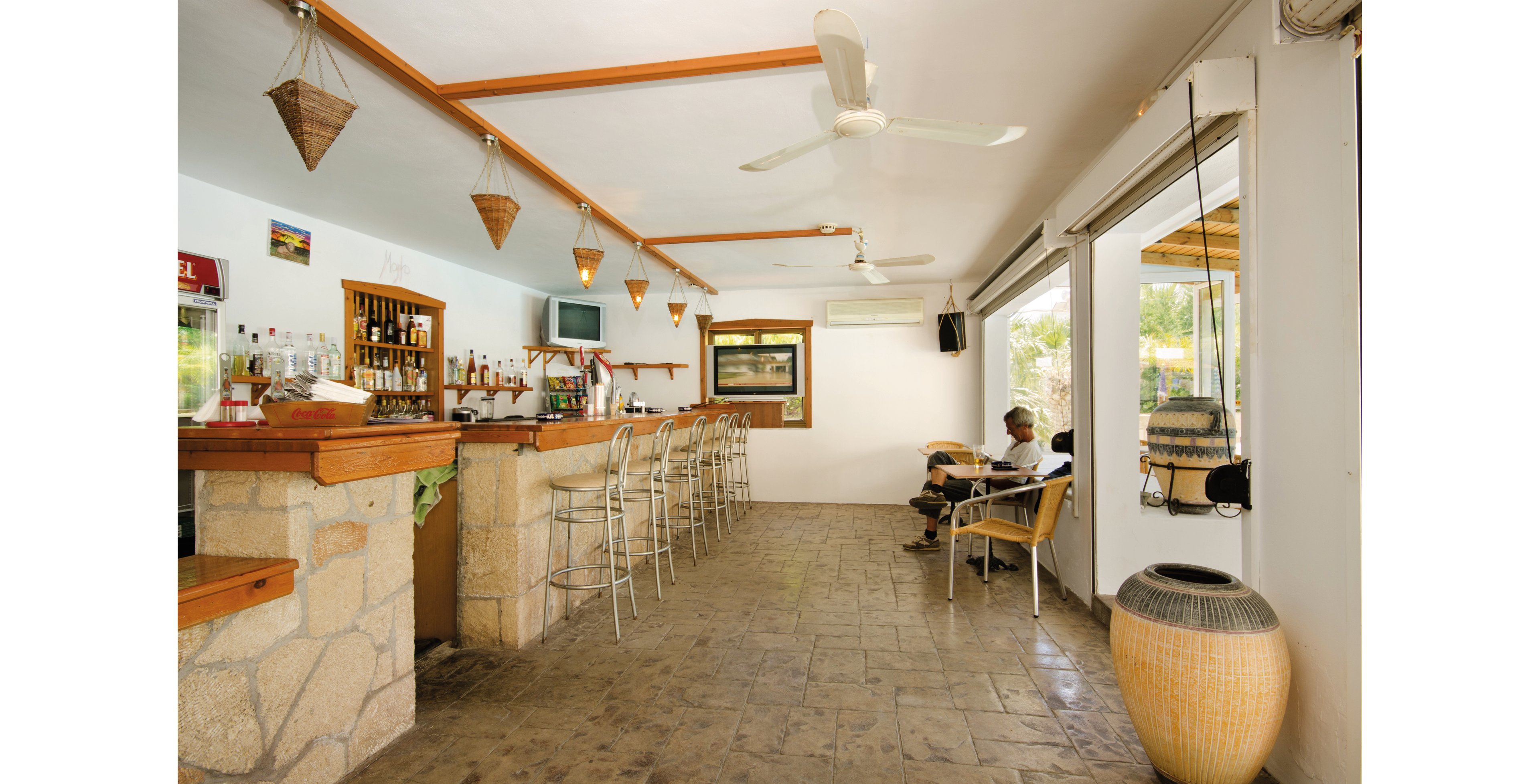 Coliseum Studios and Apartments