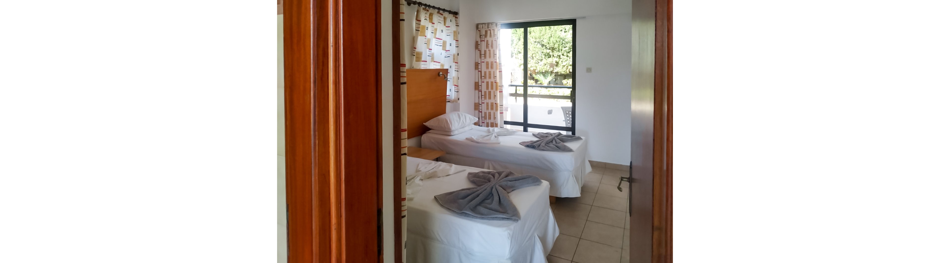 Coliseum Studios and Apartments