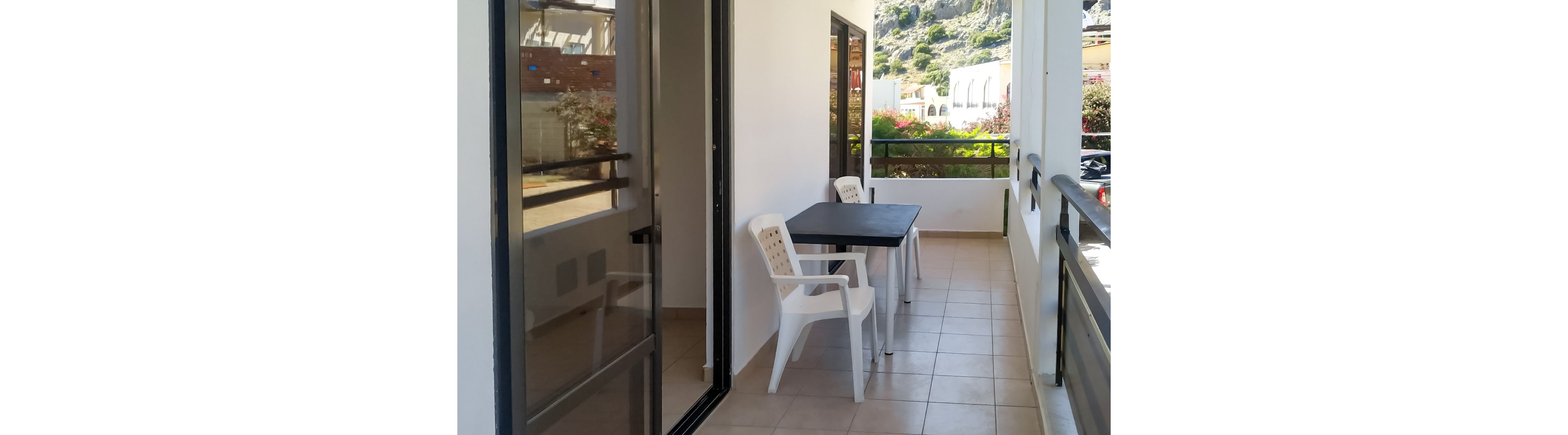 Coliseum Studios and Apartments