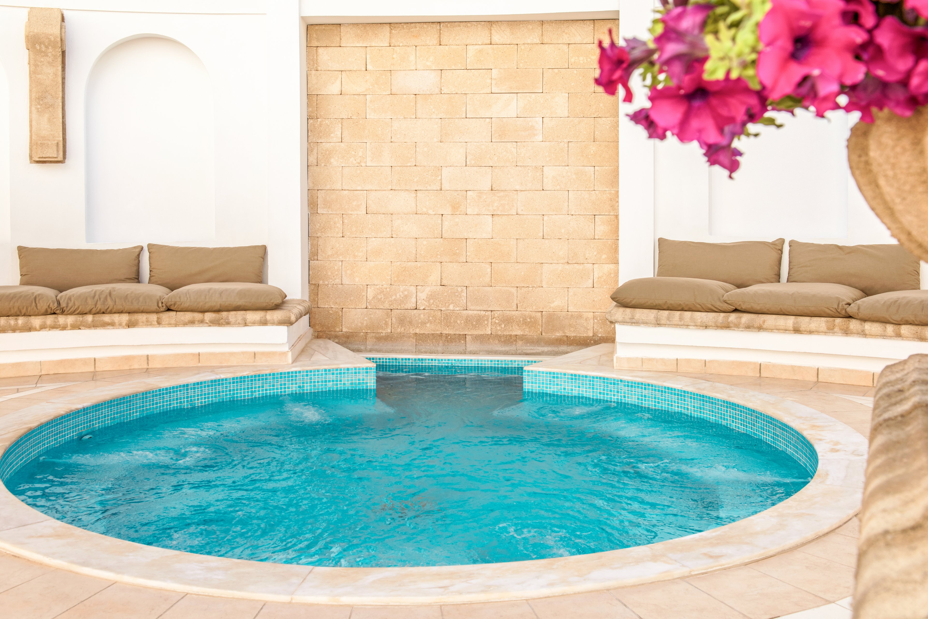 Canvas by Mitsis Petit Palais