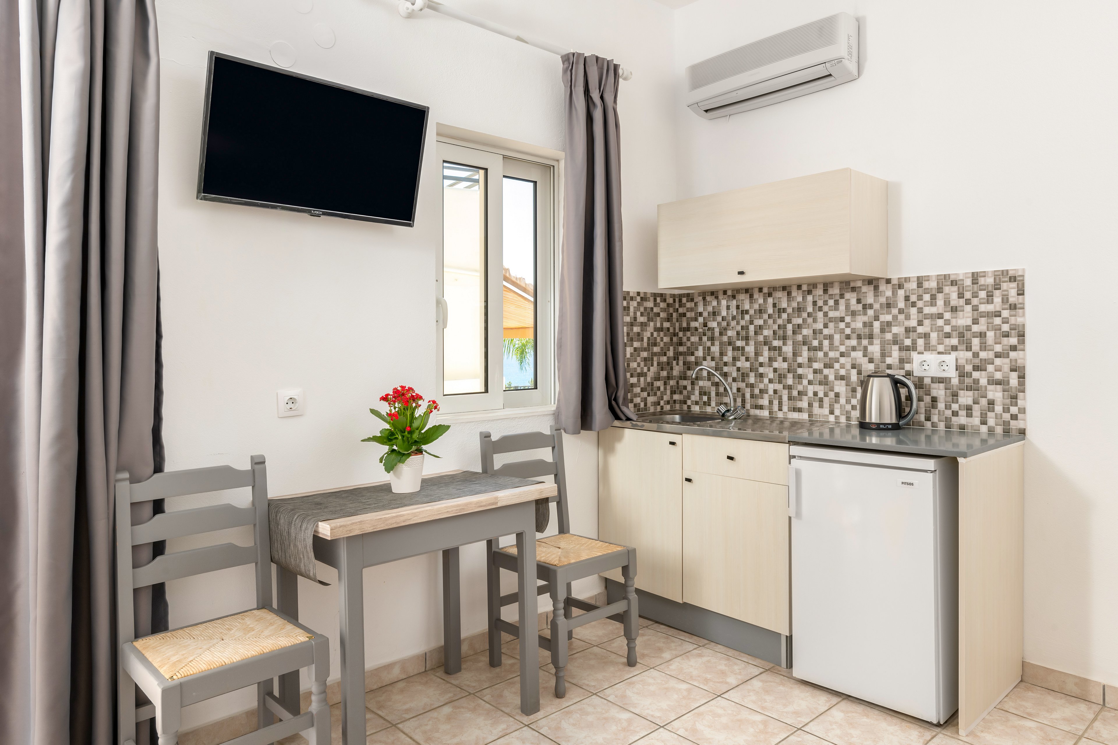 Pefkos View Apartments