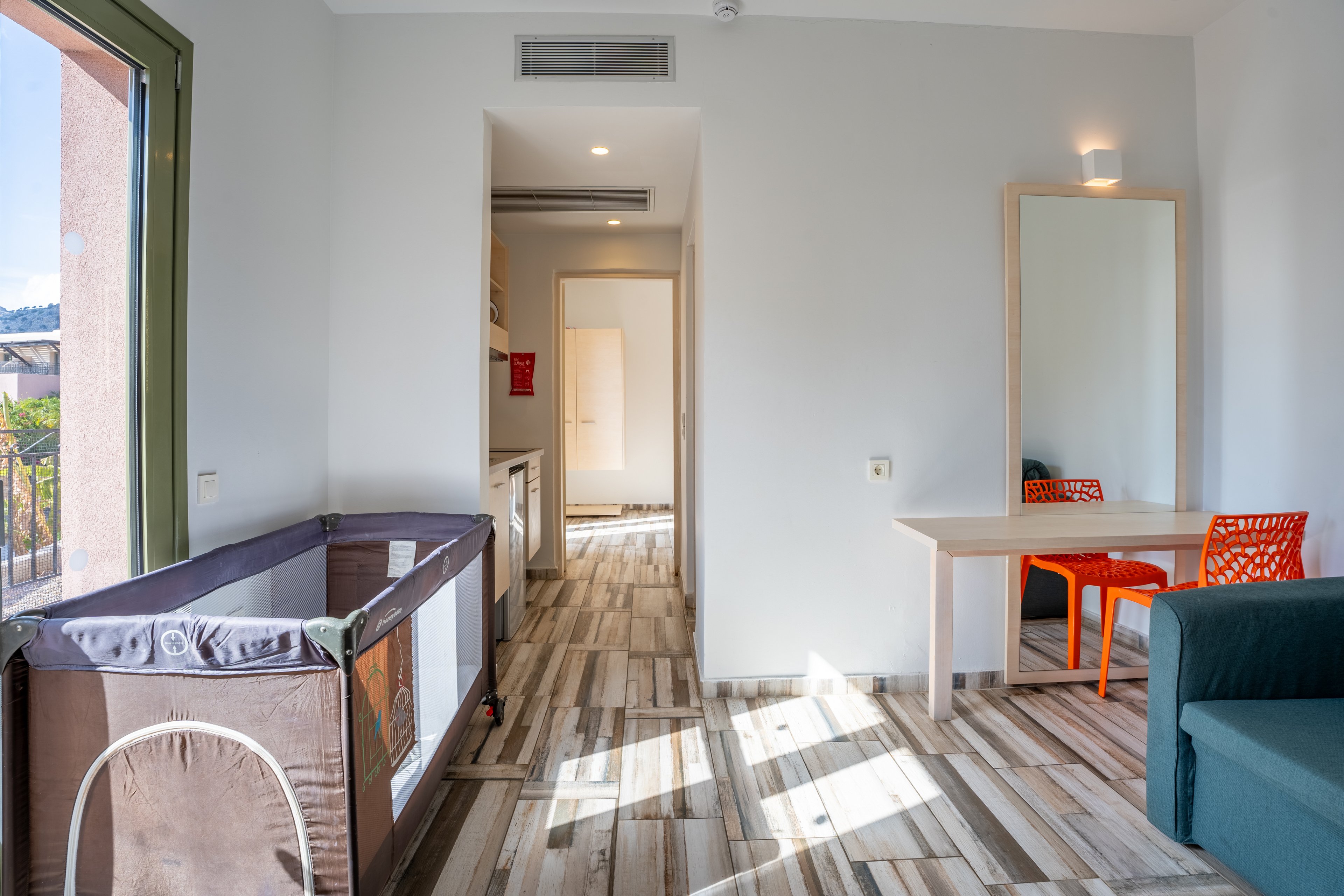 Finas Hotel & Apartments