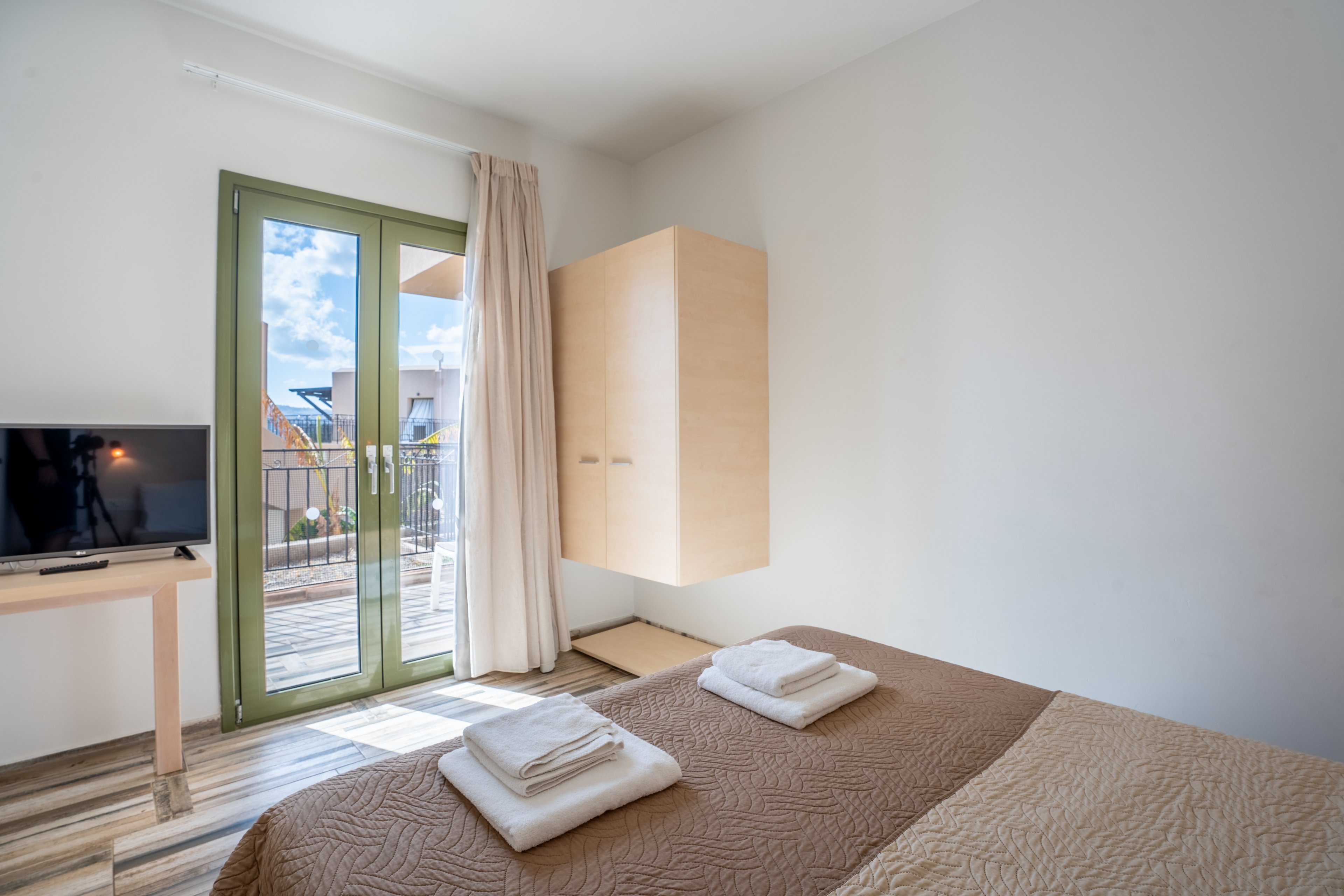 Finas Hotel & Apartments