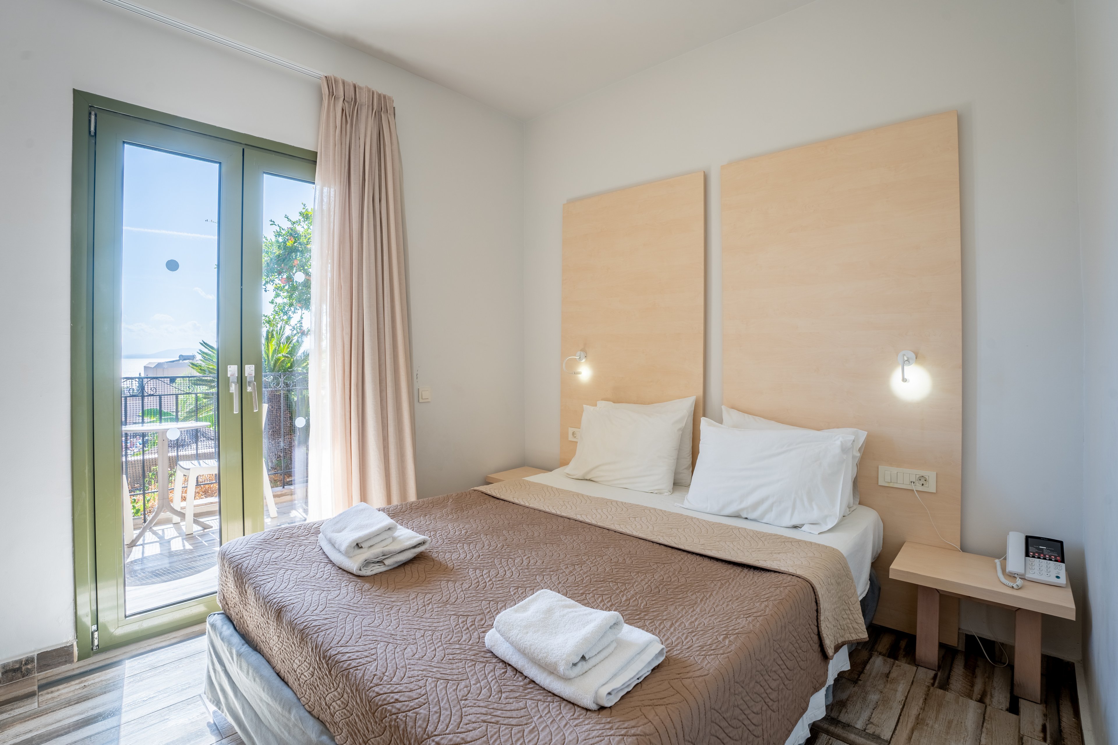 Finas Hotel & Apartments