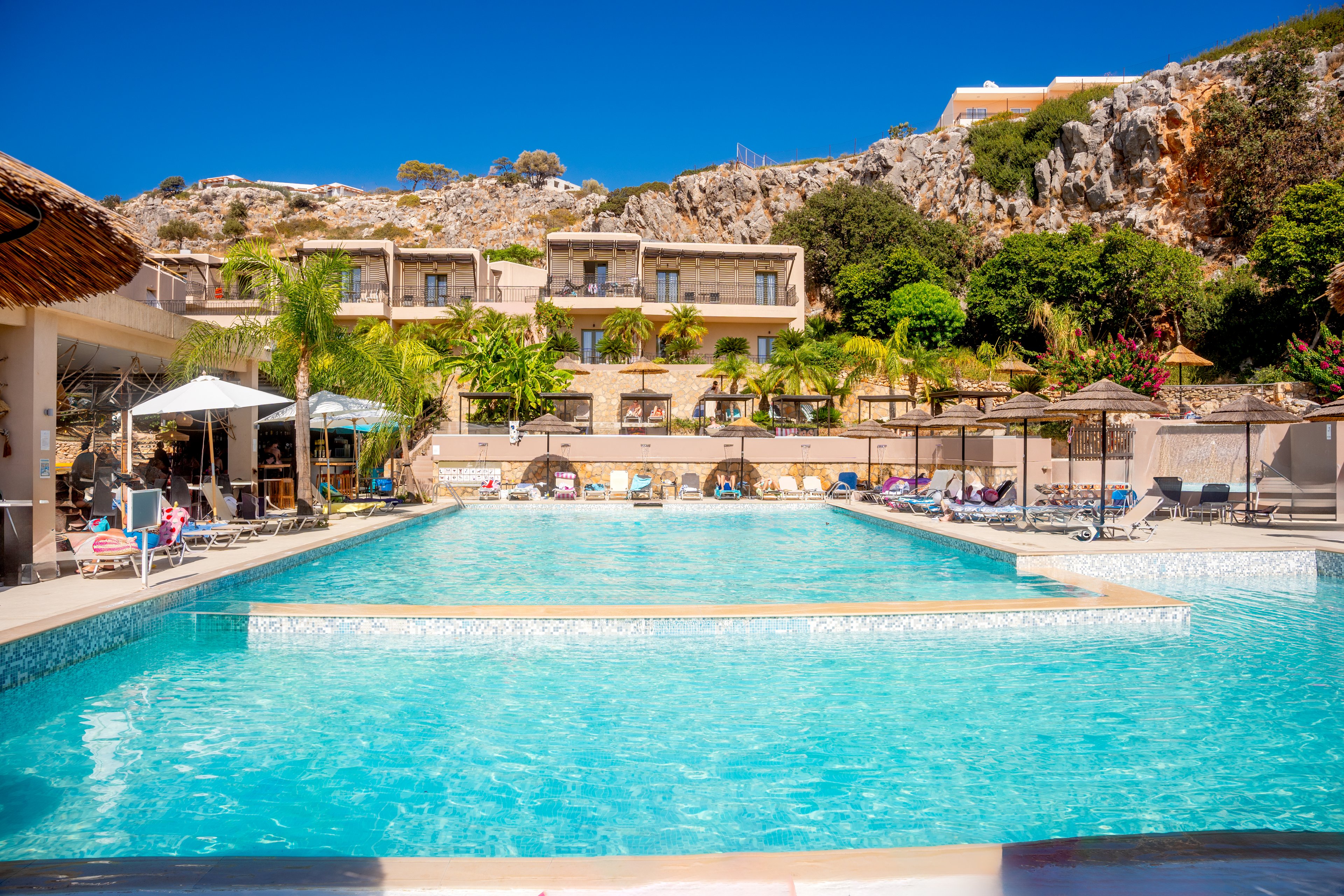 Finas Hotel & Apartments