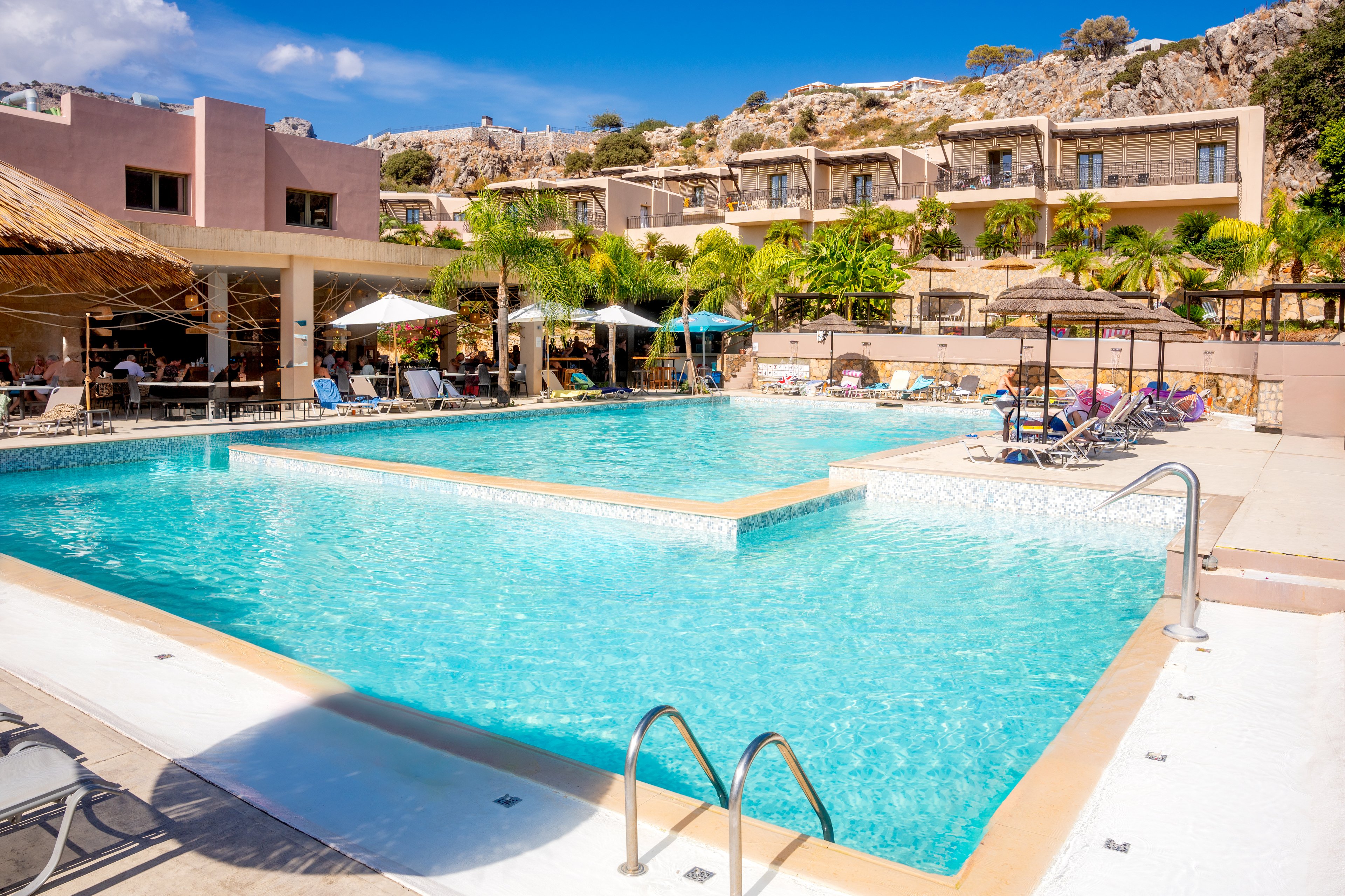 Finas Hotel & Apartments